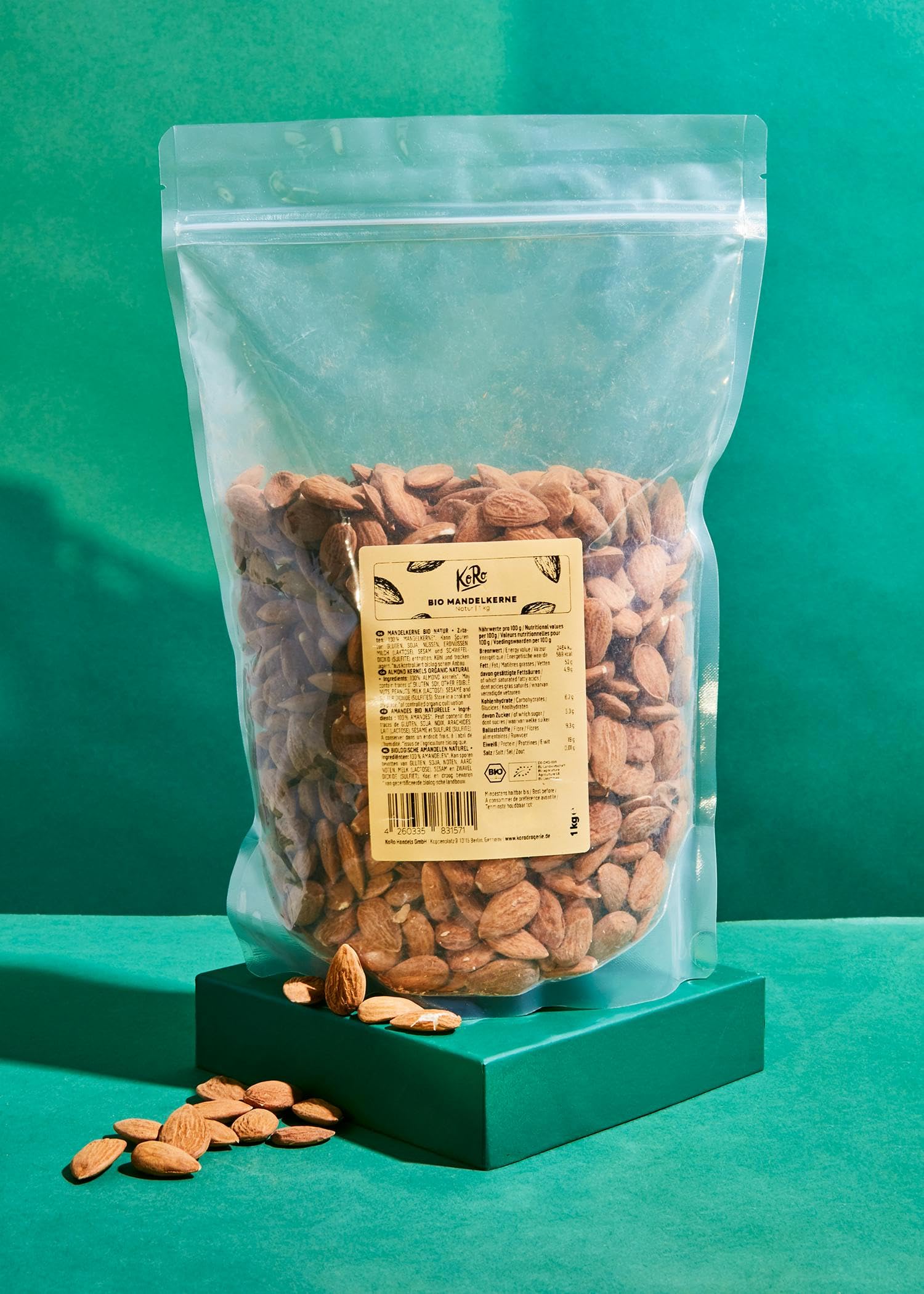 KoRo - Mandorle intere bio 1 kg - mandorle sgusciate biologiche e senza additivi, fonte di proteine vegetali, ideali come snack, per muesli, dolci e ricette salate