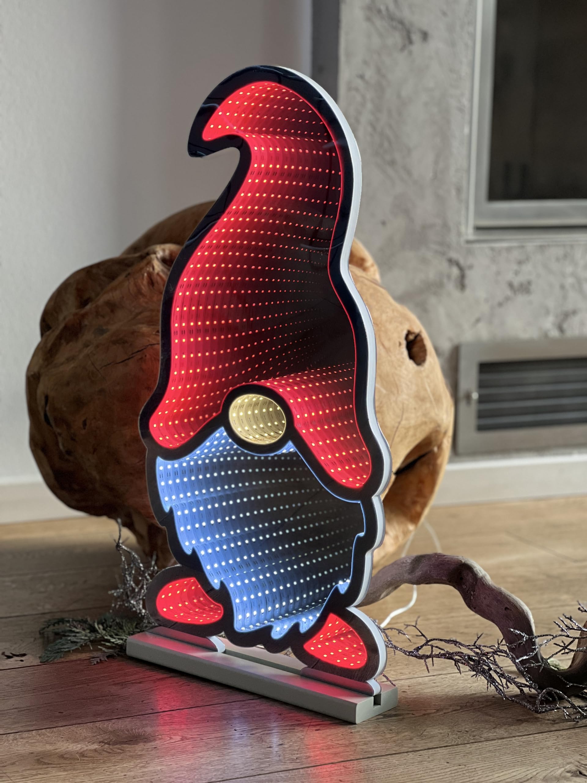 Brandsseller Éclairage de Noël LED avec effet infini – Figurine décorative Lutin en plastique avec minuterie 6/18 h et câble 3 m, décoration intérieure moderne (16x7x30 cm)