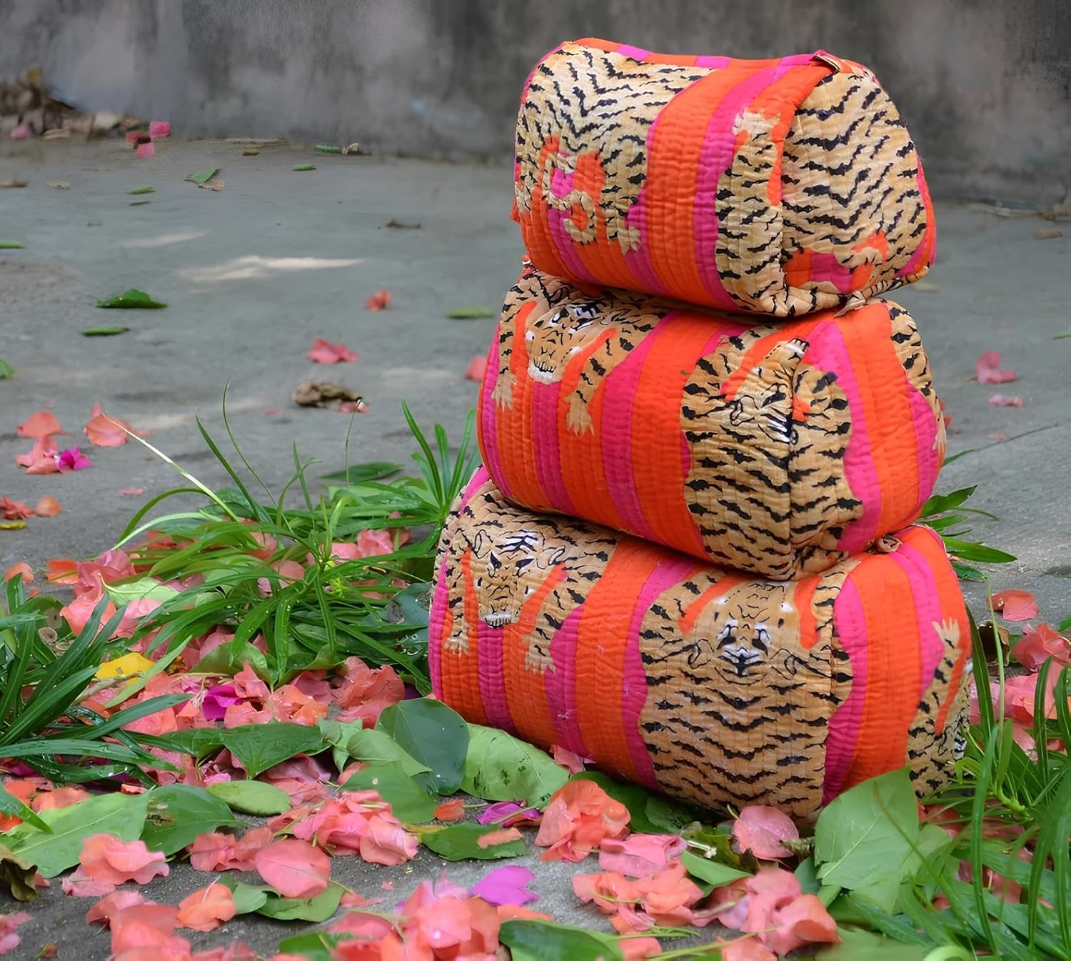 INDACORIFY Tiger Print Makeup Bag Set of 3 Pieces Indian Cotton Toiletry Bag Make up Pouch Travel Bag Quilted Wash Bag Shaving Cotton Cosmetic Kit - Image 3