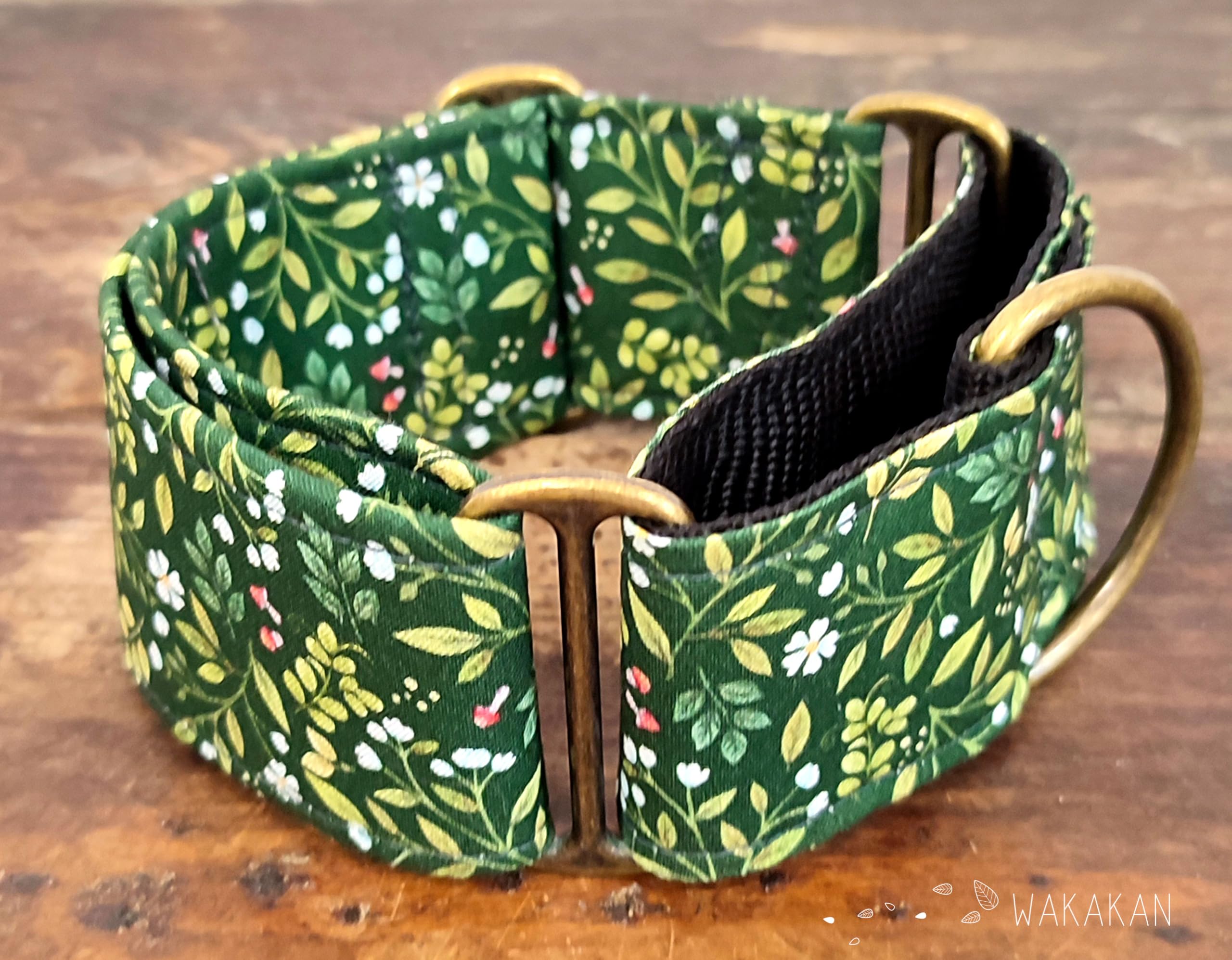 Collare per cani martingale: Green Witch, fatto a mano in Spagna da Wakakán