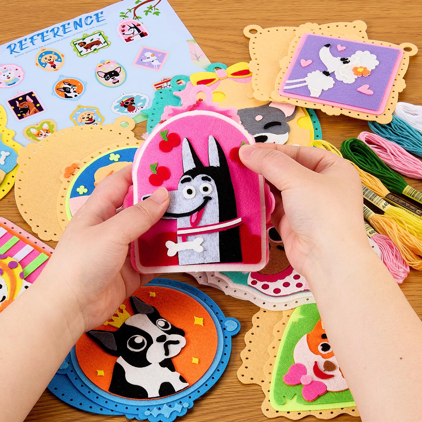 Toylink Kit Cucito in Fieltro per Bambini, Kit Lavoretti Creativi per Bambini con 12 Feltro & Fili da Ricamo & Aghi di Plastica, Fai Da Te Regalo Bambina Bambino 6 7 8 9 Anni