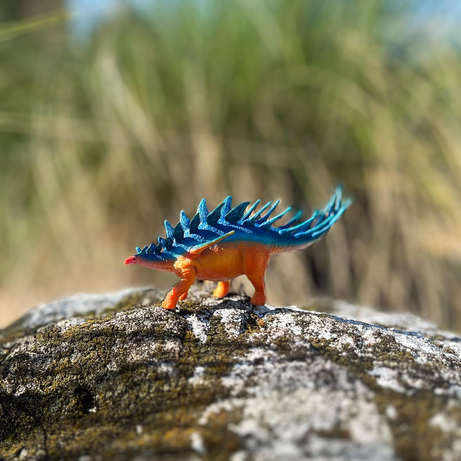 Safari Ltd. Kentrosaurus - Realistic 5" Dinosaur Figure - Educational Toy for Boys, Girls, and Kids Ages 3+
