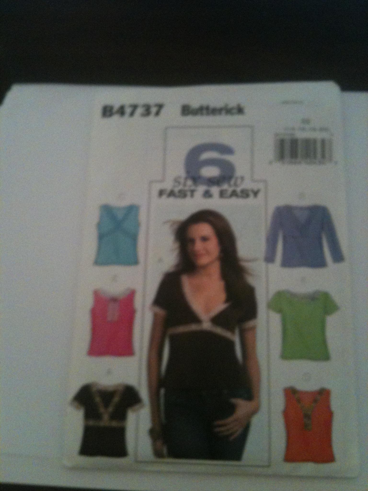 Patron Butterick B4737 pull tricot femme décolleté tailles 14-20