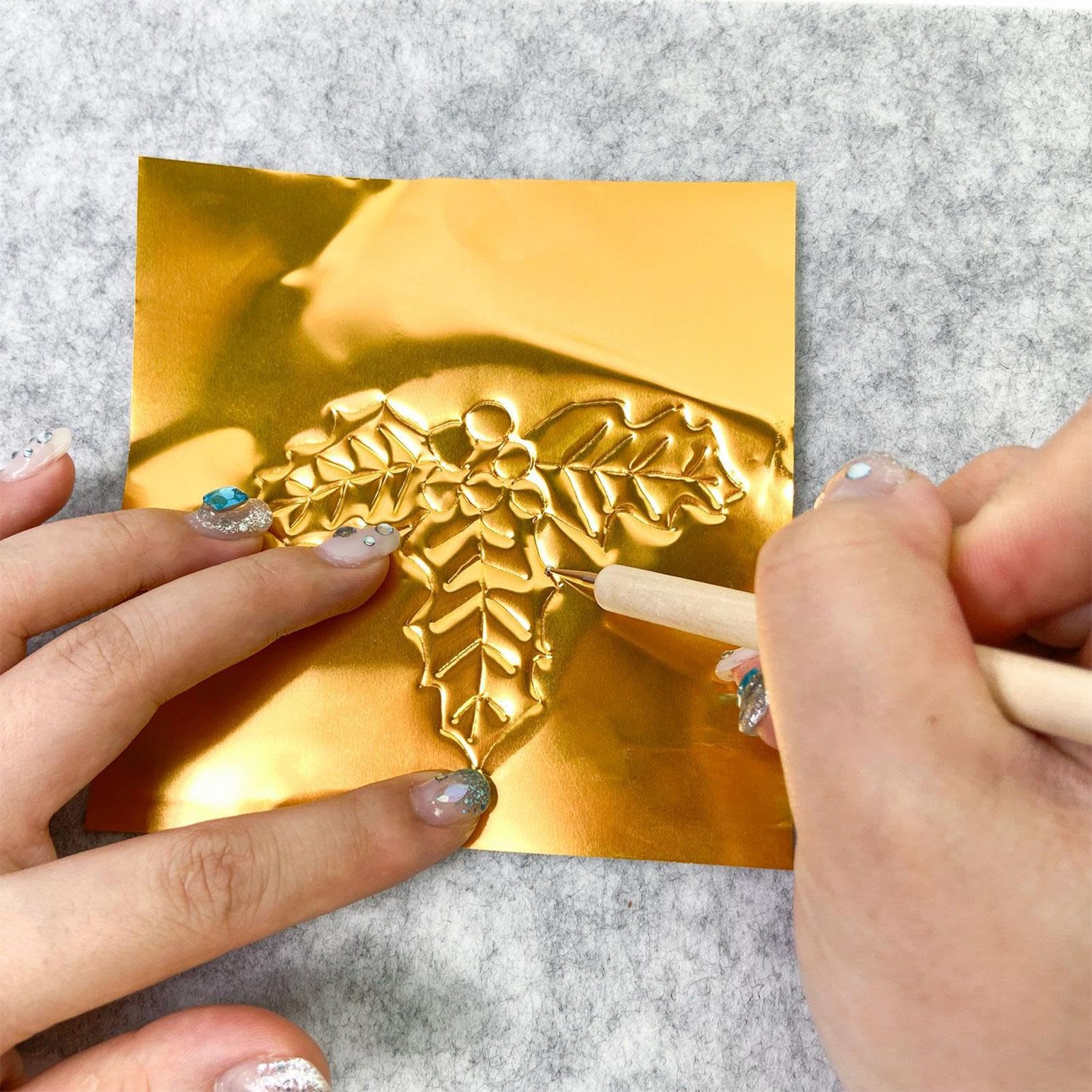Lámina de aluminio para manualidades, 10 láminas de metal en relieve, lámina dorada para manualidades para niños y adultos, para proyectos de arte, decoración navideña