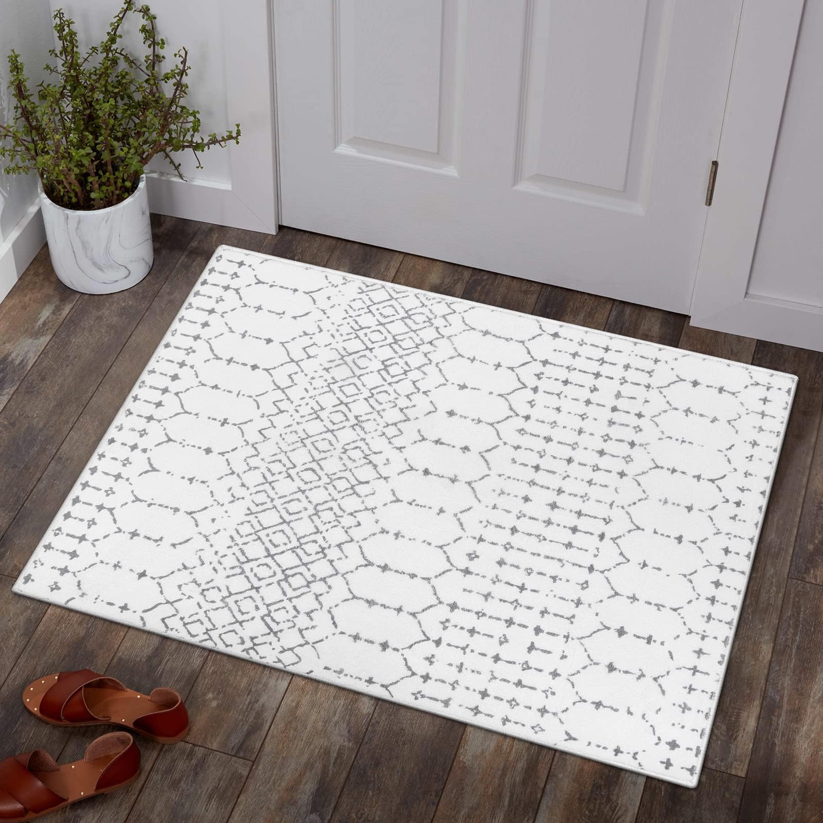 TRUEDAYS Small Black and White Rug Ombre Black Bathroom Rug