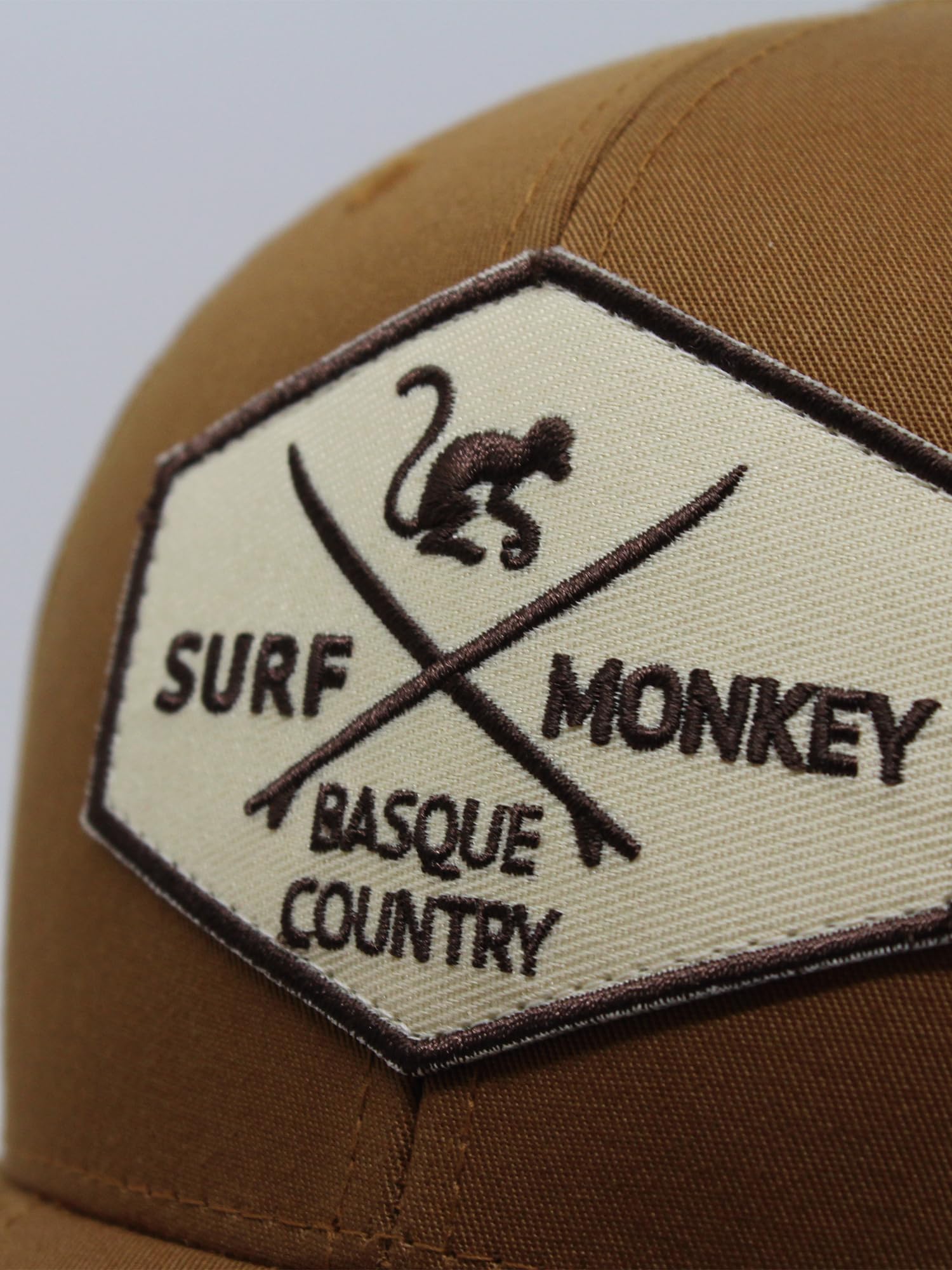 Surf Monkey Czapka typu trucker Heather - zakrzywiony daszek - regulowana czapka typu snapback - haftowana naszywka męska/damska