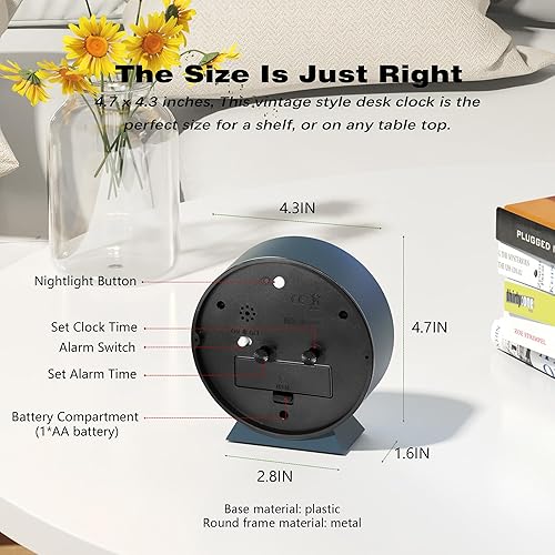 Miniatura 7 de Reloj despertador analógico de 4.5 pulgadas, pequeño reloj de escritorio retro que funciona con pilas, reloj de mesa de metal brillante con luz para