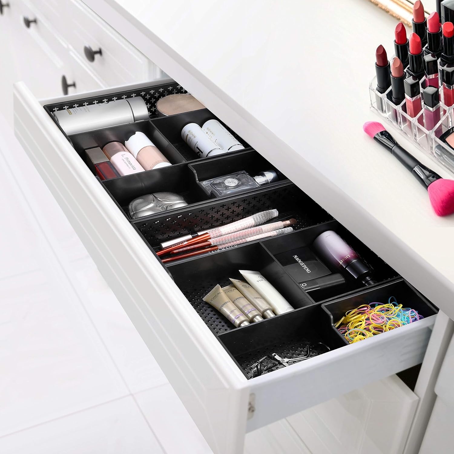 Simple Trending Plastic Desktop Drawer Organizer, Office Desk Tray Organization with Adjustable Storage Box for Kitchen, Makeup, Black