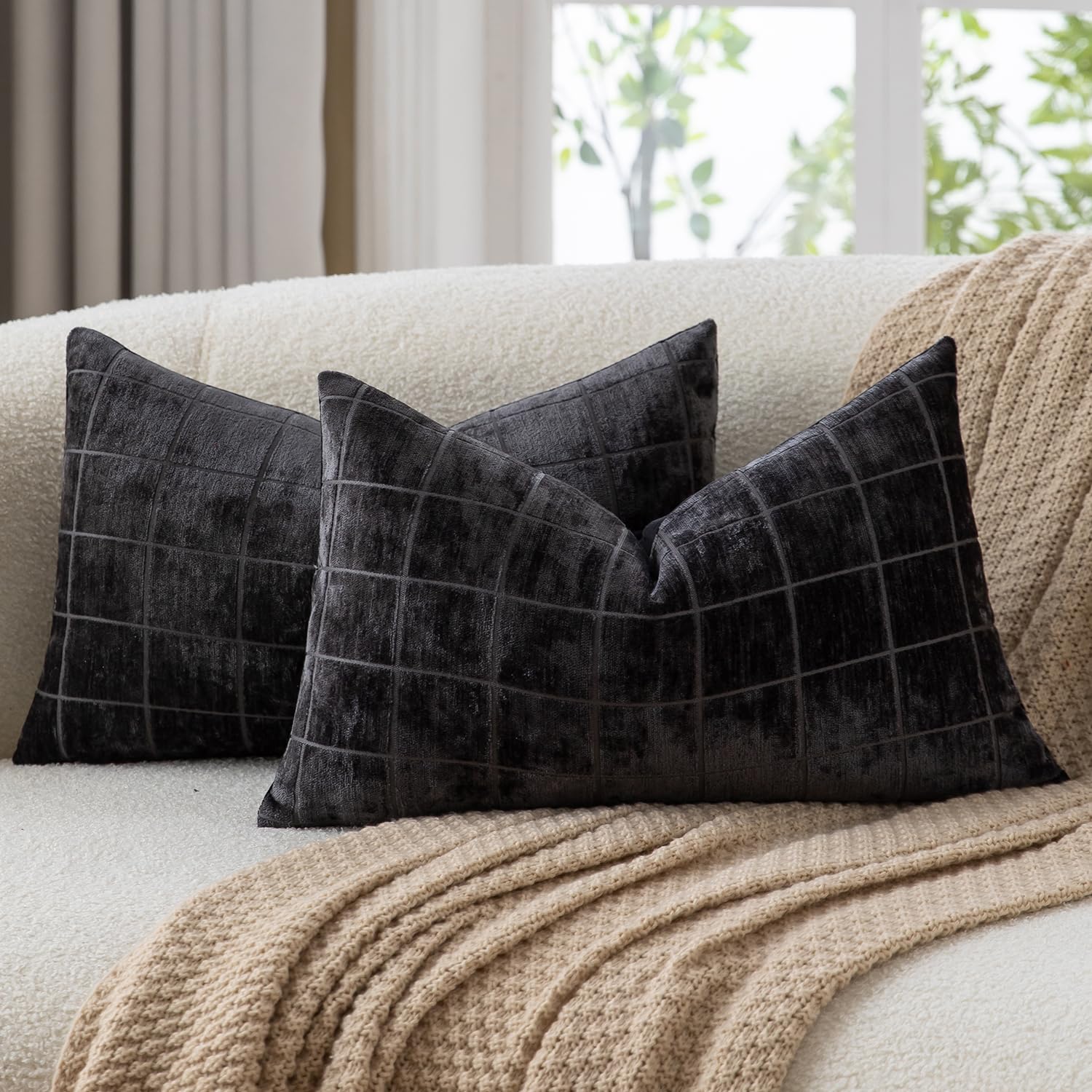 Mandioo Pack of 2 Chenille Check Cushion covers 40x60cm 16x24 Inch Vintage Plaid Decorative Pillow Covers Soft Velvet Backing Throw Pillow cases Farmhouse Sofa Couch Bed Living Room Black โ image 1