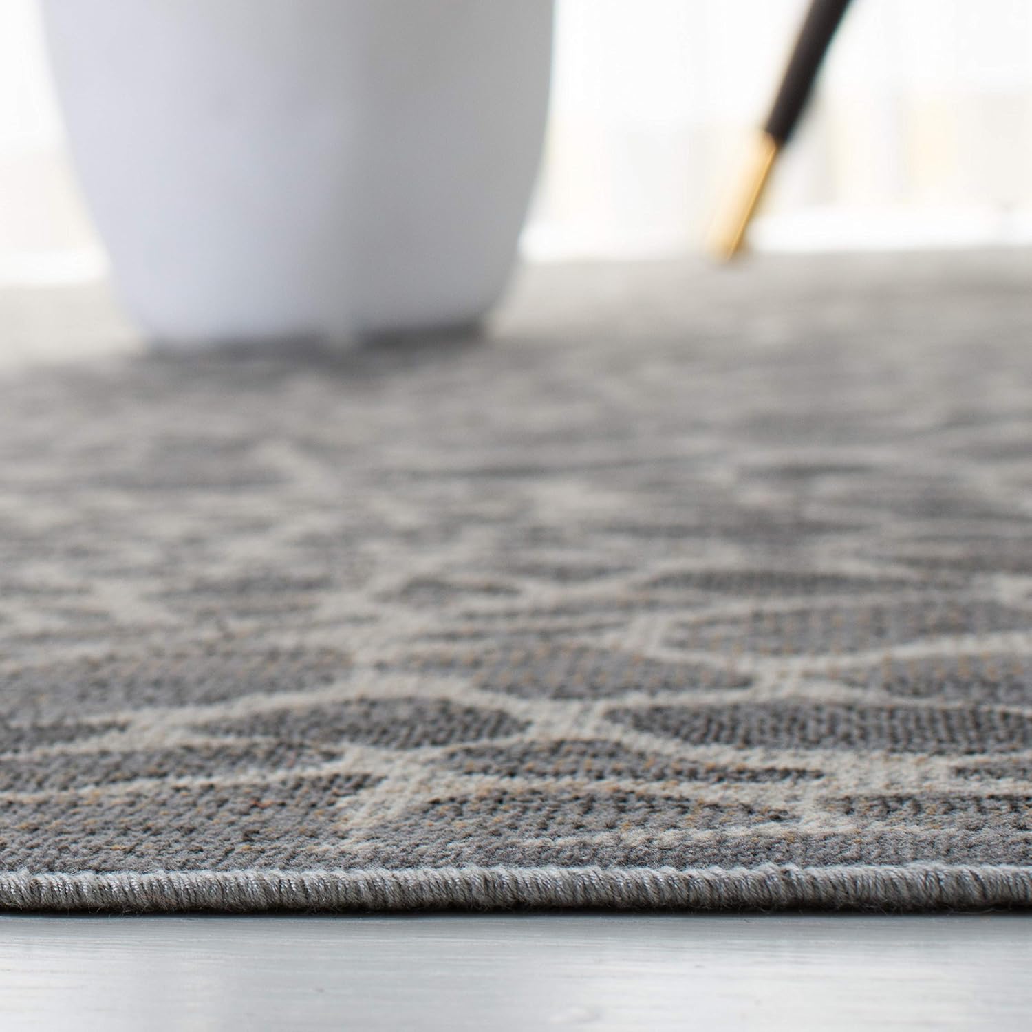 Safavieh Animal Print Indoor Woven Rectangle Area Rug, Atlas Collection, ATL985, in Ivory/Grey - Image 5