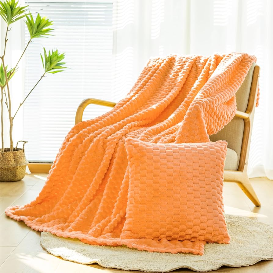 Amazon.com: Bnuitland Soft Flannel Throw Blanket with Pillow