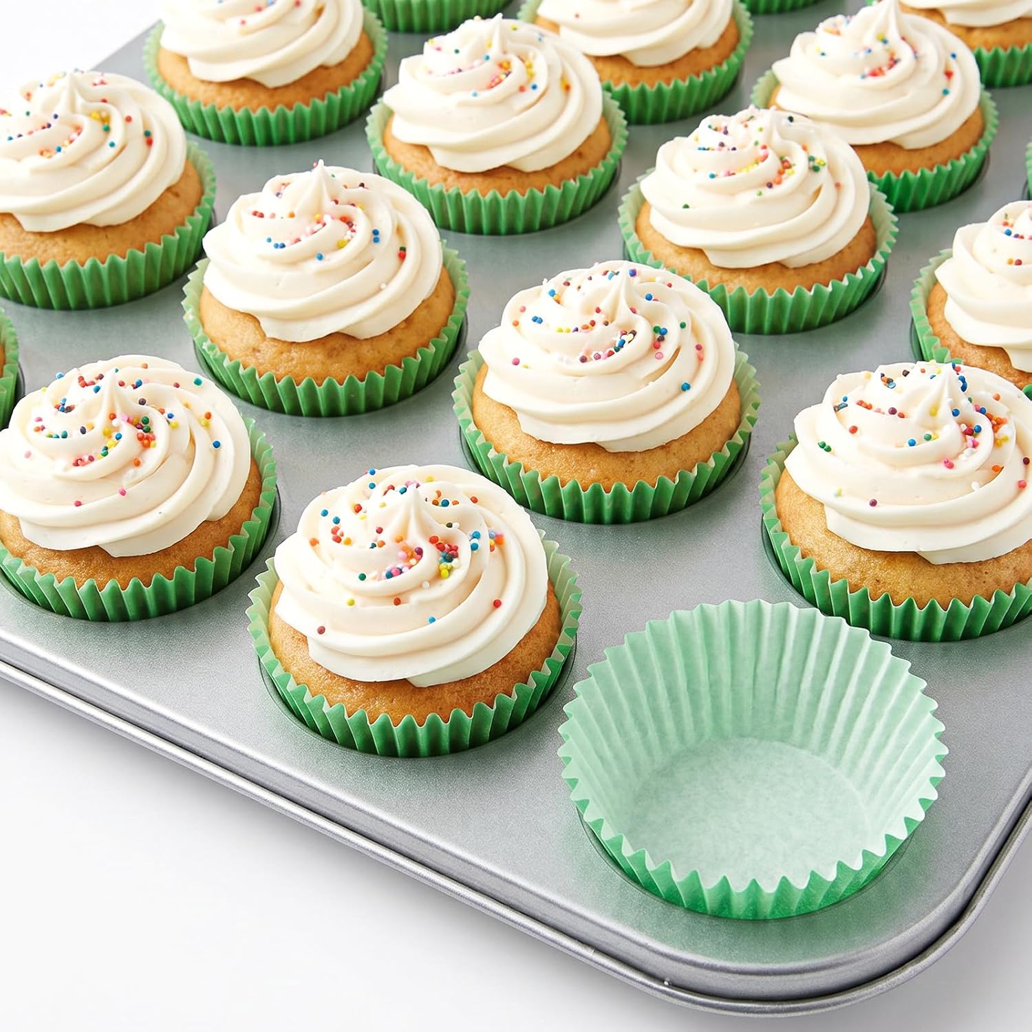 100 Pcs Liners Greaseproof Cupcake Green Cupcake Liners Paper Baking Cups Standard Muffin Cupcakes Wrappers Baking Cups for Wedding Birthday Party Supplies