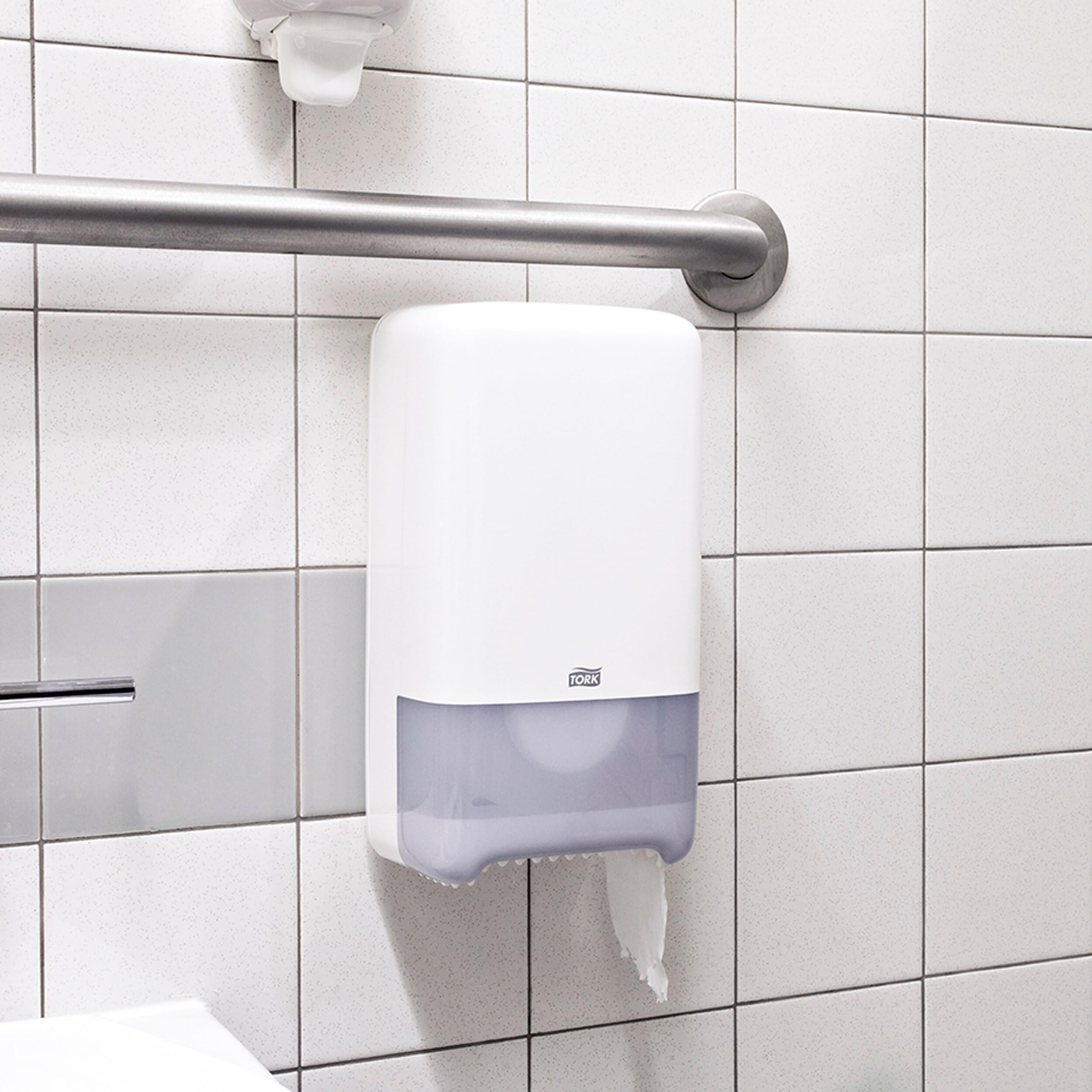 Tork Mid-size miękki papier toaletowy, 3-warstwowy