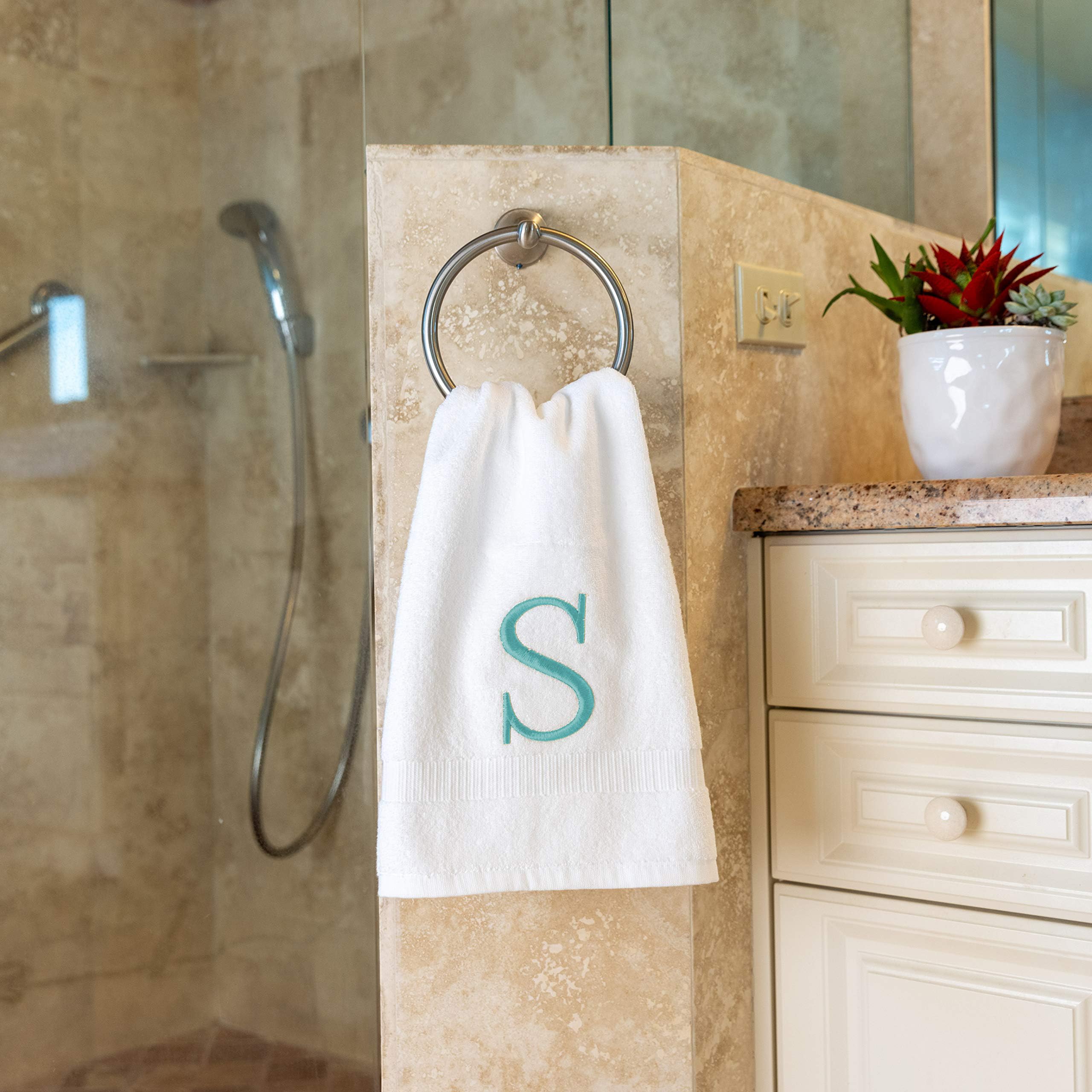 Toalla de mano con letra verde azulado para baño, toalla bordada decorativa de calidad de hotel con monograma inicial para tocador, spa, certificado orgánico GOTS, juego de 2 letras S