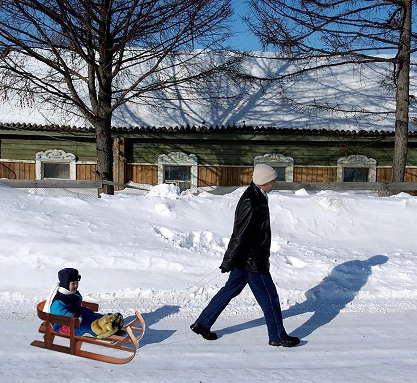 Amazon.co.jp: 子供用そり キッズ木製雪そり 木製そり 背もたれドロー