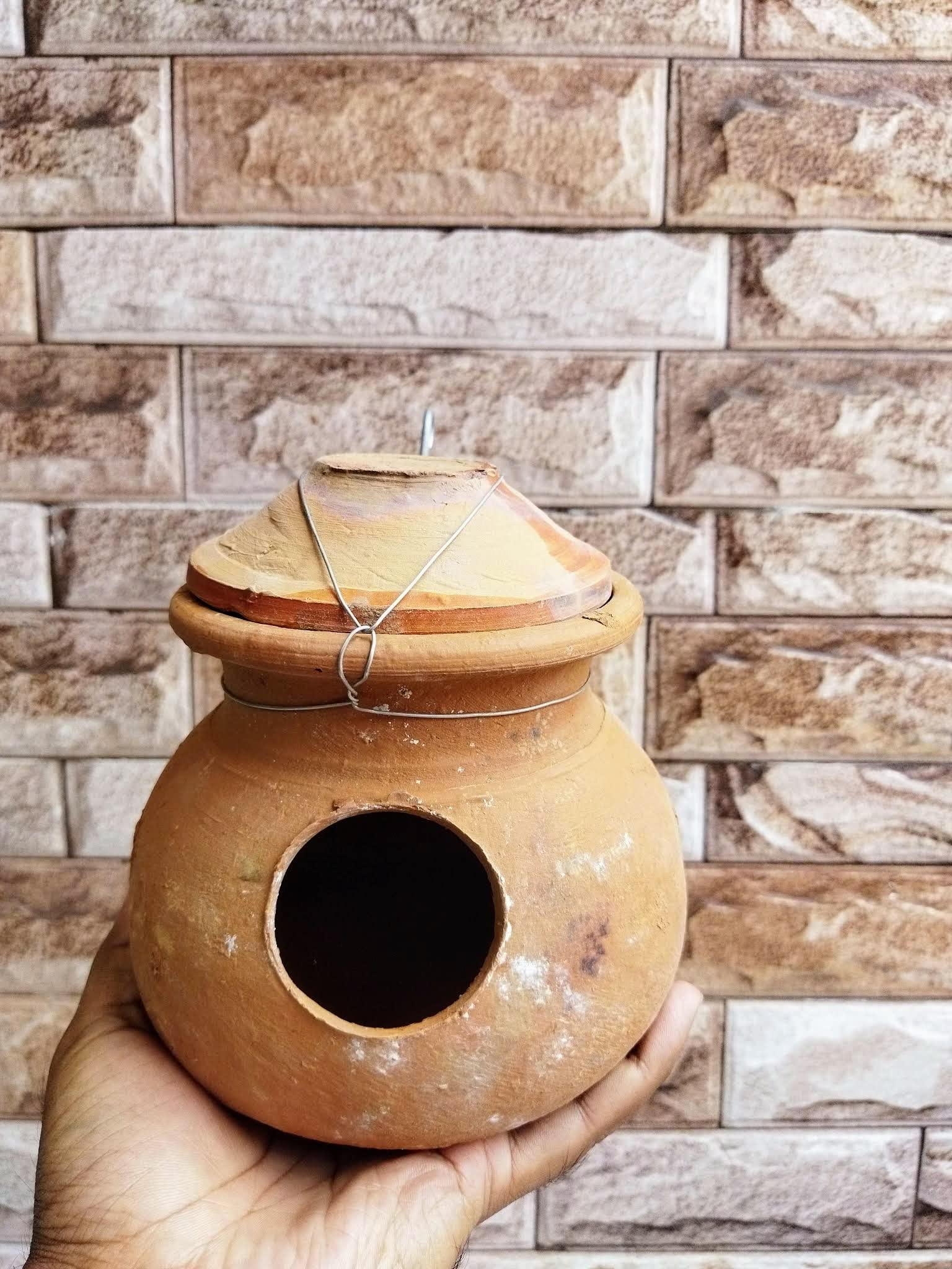 Natural Hanging Bird Nest Made with Clay (Small) (B0C3HTTLNP) Amazon Price History, Amazon Price Tracker