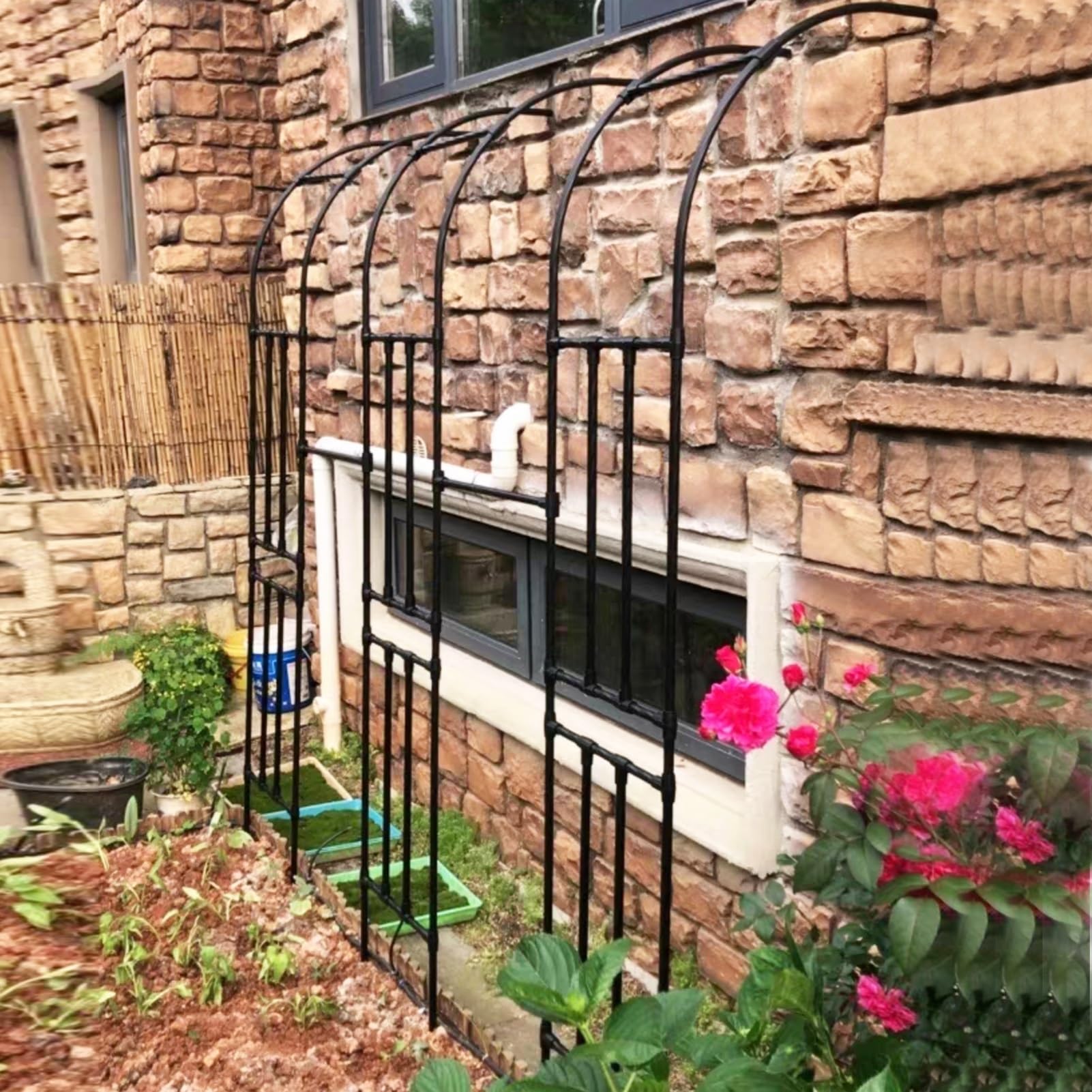 Arche de jardin en métal noir support floral pour plantes grimpantes