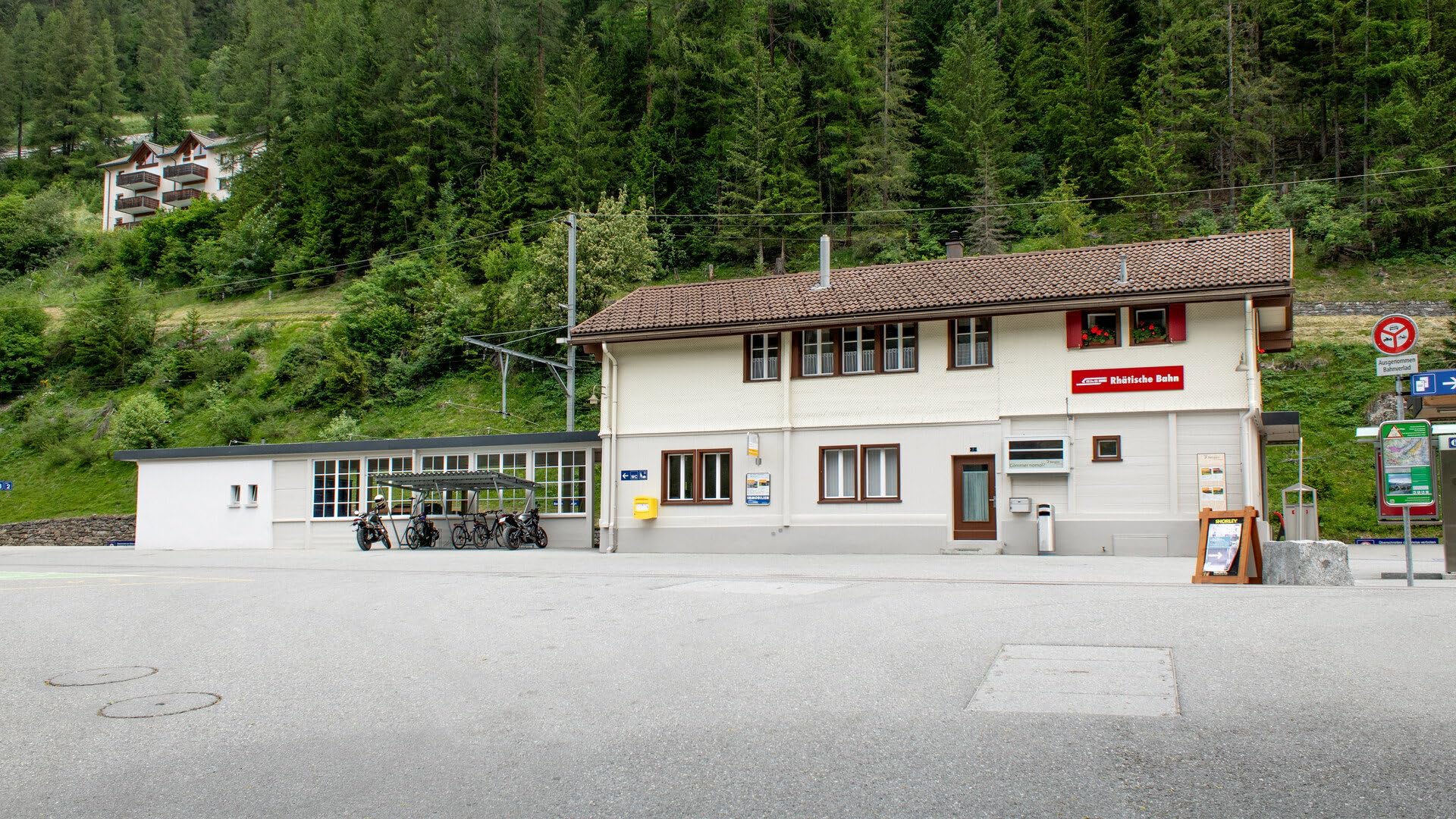 NOCH Bahnhof „Bergün“, historisches Modellbau-Set, für Spur H0 mit Lasercut-Technik