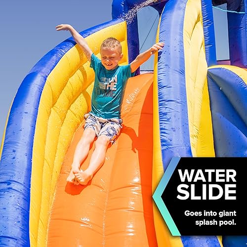 Miniatura 2 de Sportspower Big Wave 2 tobogán acuático inflable para exteriores con piscina y pared de escalada, además de soplador de aire eléctrico incluido,