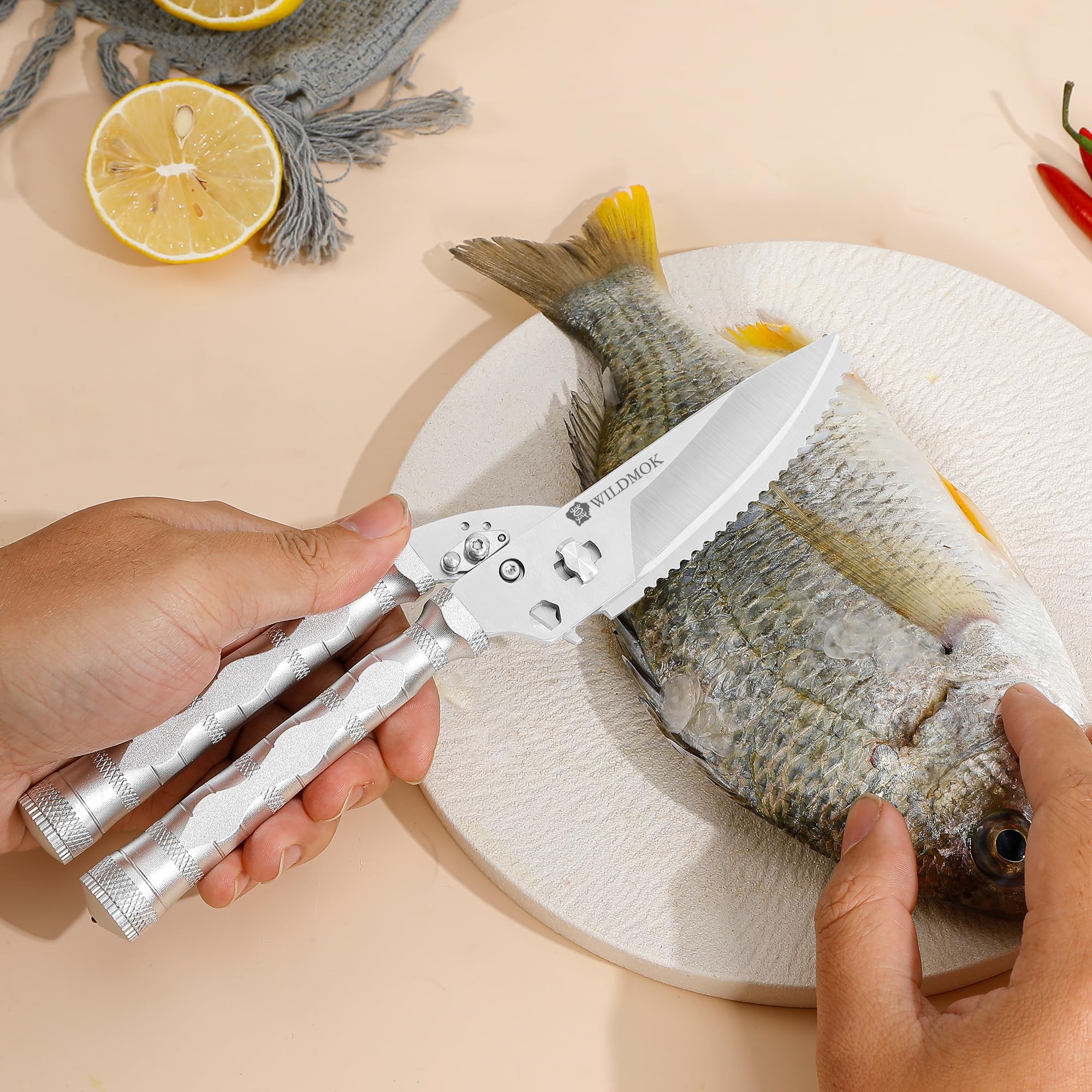 WILDMOK Cisailles à Volaille Robustes - Cisailles d'extérieur à Volaille Multifonctions en Acier Inoxydable de 21,6 cm, Ciseaux de Cuisine Ultra tranchants pour Camp en Plein air, Blanc