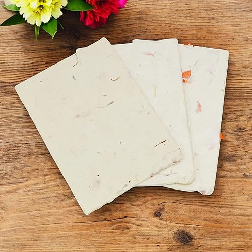 Miniatura 2 de Kathmandu Valley Co. Cartulina Lokta hecha a mano de 5 x 7 pulgadas con pétalos de caléndula para papelería vintage, impresión e invitaciones