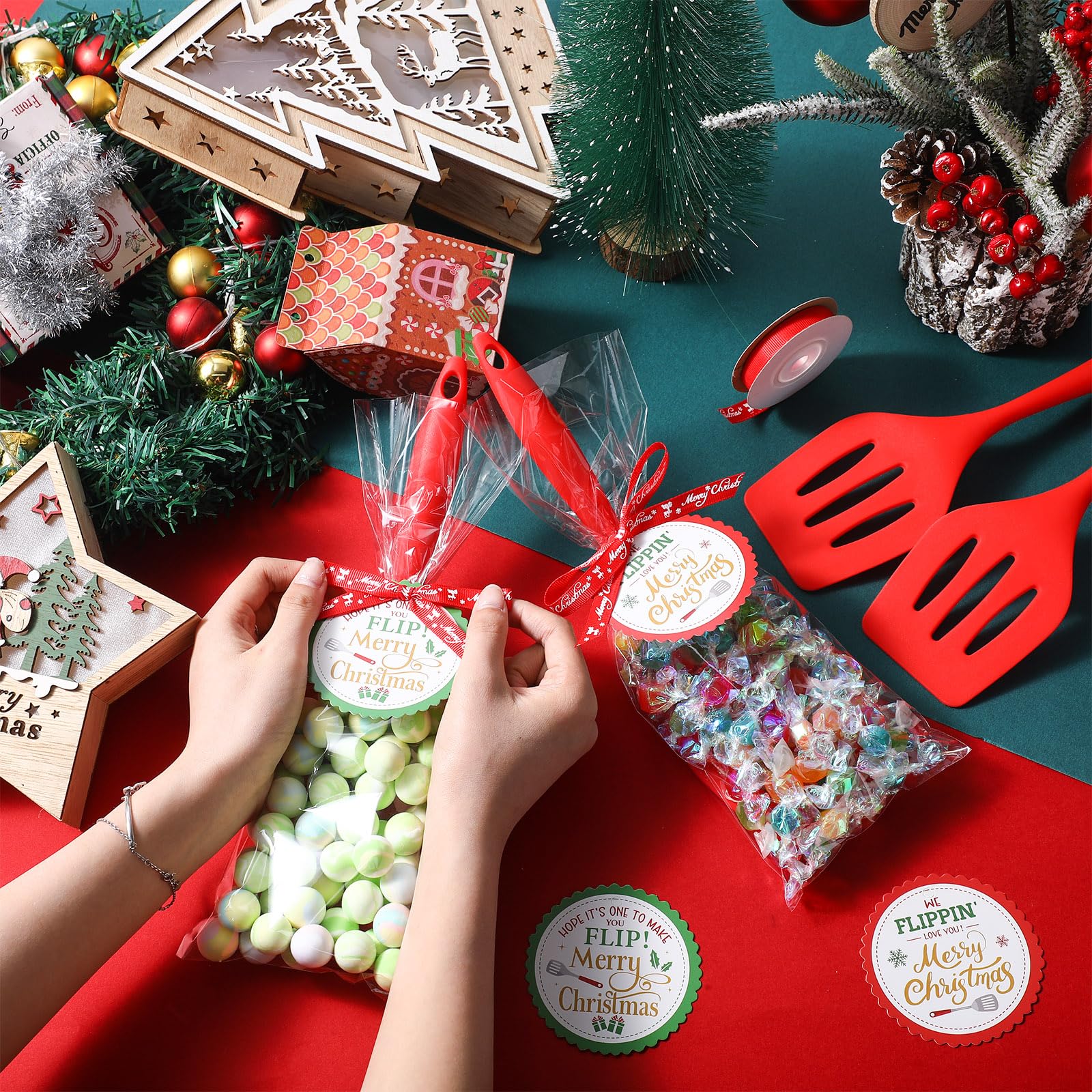 Reallnaive Paquete de 24 espátulas de silicona de Navidad, utensilios de cocina de Navidad, regalos a granel, espátula ranurada de silicona resistente al calor, utensilios de cocina de silicona para