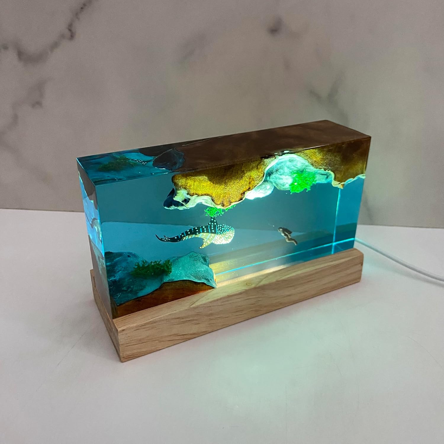 Whale Shark Diver Ambient Night Lamp, Simulated Ocean Landscape, Resin Handmade Artistic Home Decoration, Deep Sea Small Table Lamp for Holidays - Image 5