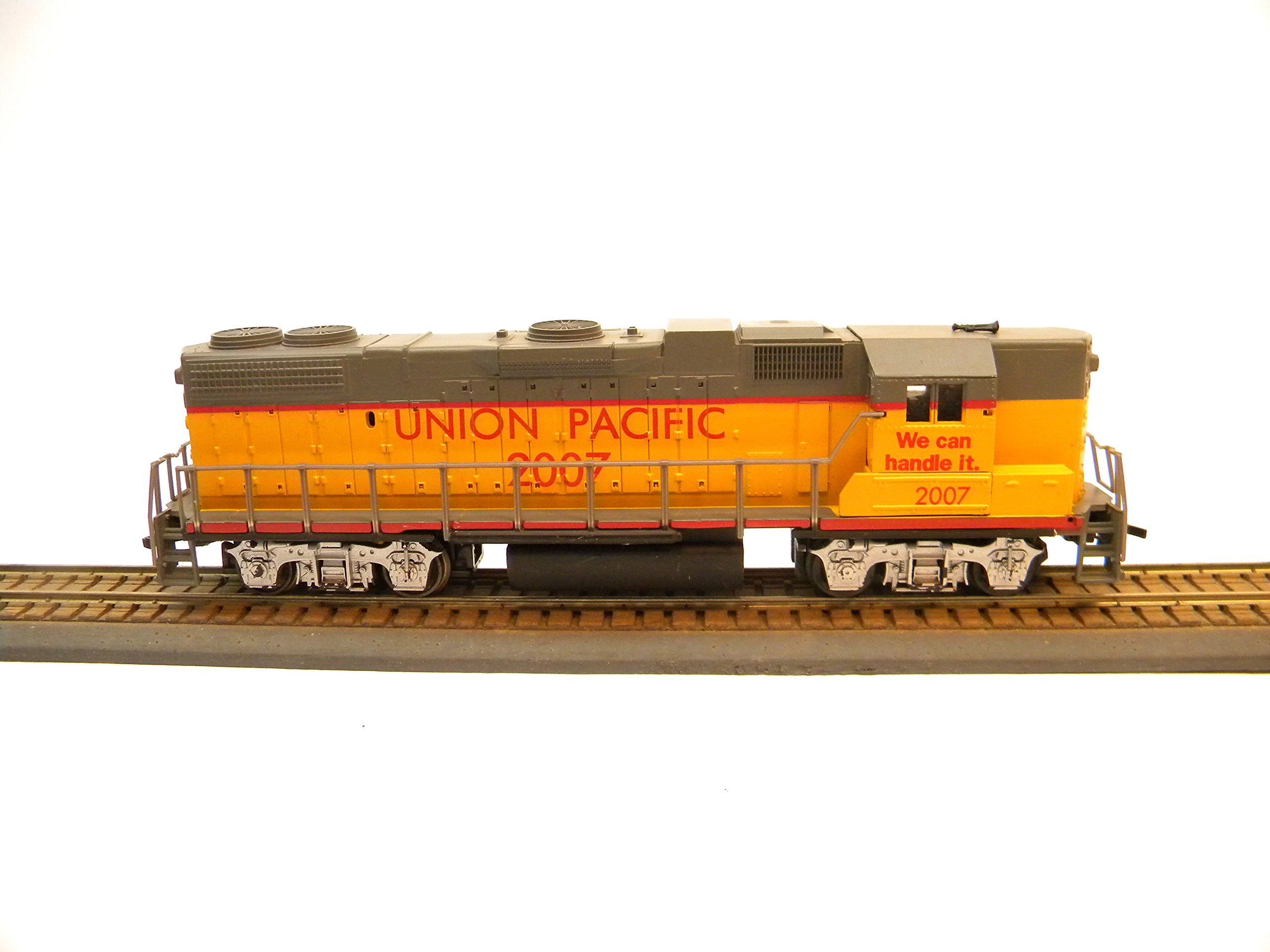 Amazon.com: Life Like 8075 Union Pacific GP-38 Hi Nose Powered