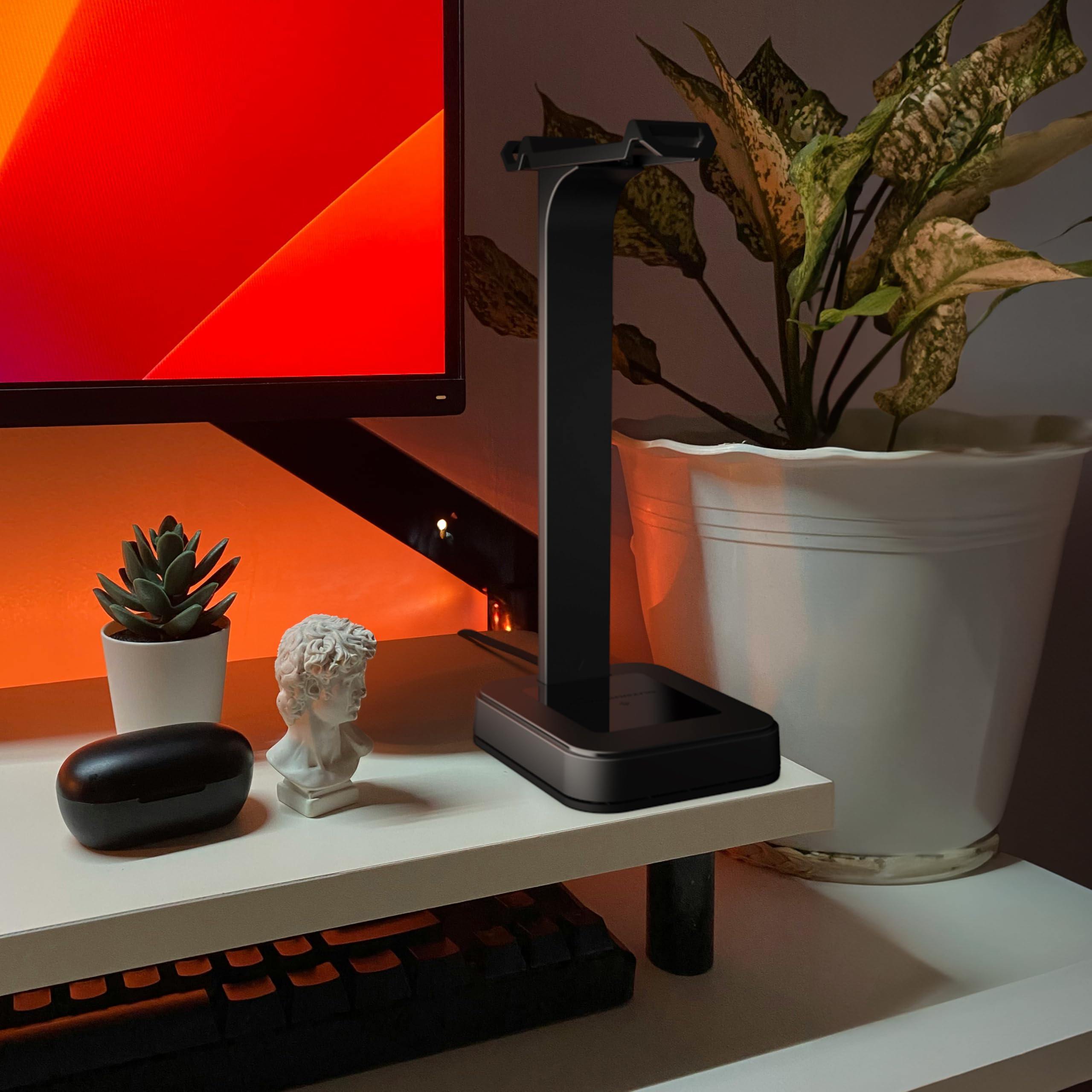 NOVA GAMING - Hydra - Soporte para Auriculares Gaming RGB - Sincroniza y Carga Smartphones - 2 Puertos USB, Animación RGB, Patines Antideslizantes, Ligeros y Portales