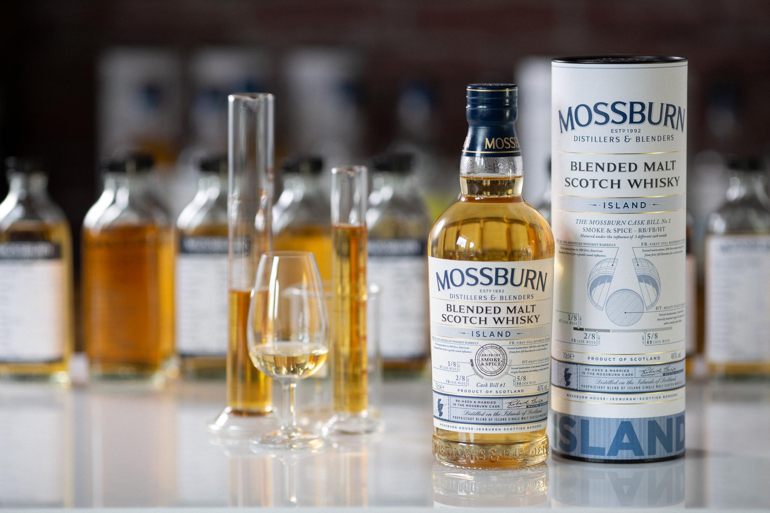 Amazon.co.jp: モスバーン アイランド ブレンディッドモルトウイスキー