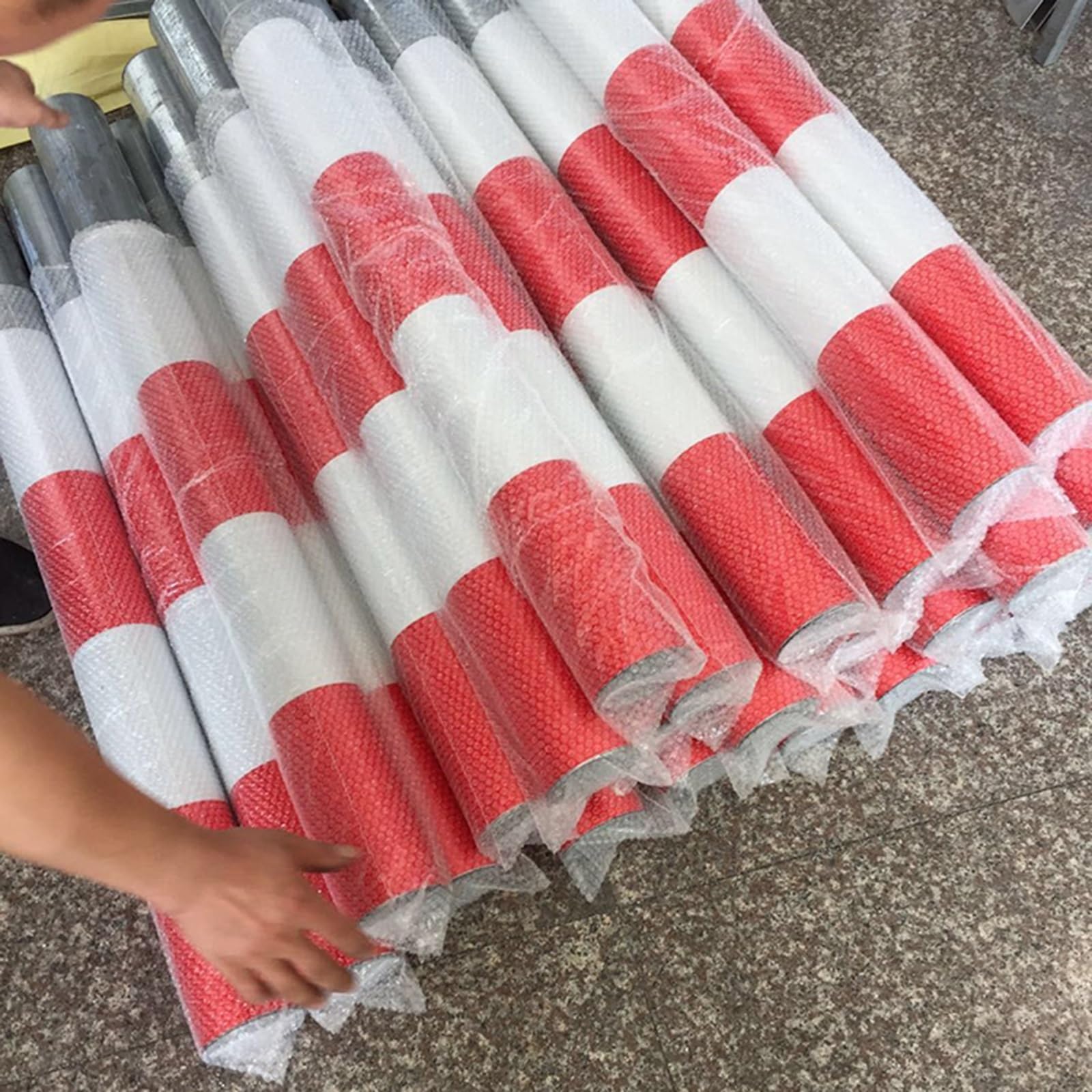 Bornes de sécurité robustes en acier - Lot de 8, 120 cm (47,2 pouces) - Protection durable pour trottoirs, devantures de magasins et entrepôts - Solutions de barrières de sécurité renforcées