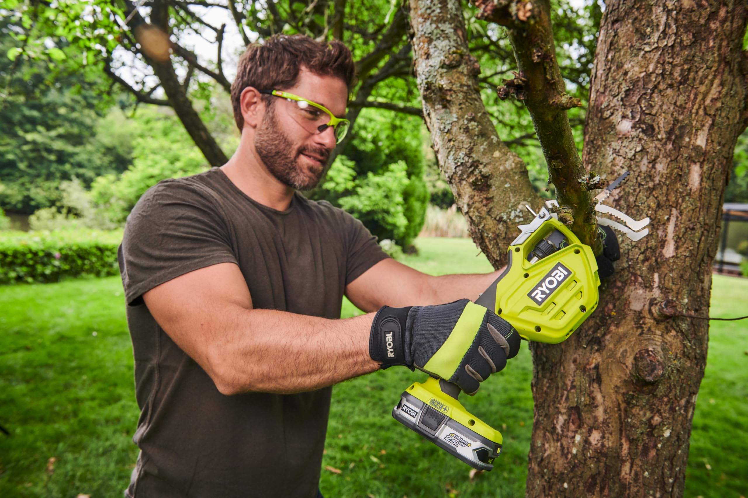 Ryobi Batteria Originale 18V ONE+ 2,5Ah Lithium+, Tecnologia IntelliCell, Indicatore LED Carica, Design Compatto e Leggero, Compatibile con oltre 200 Utensili Ryobi, RB18L25
