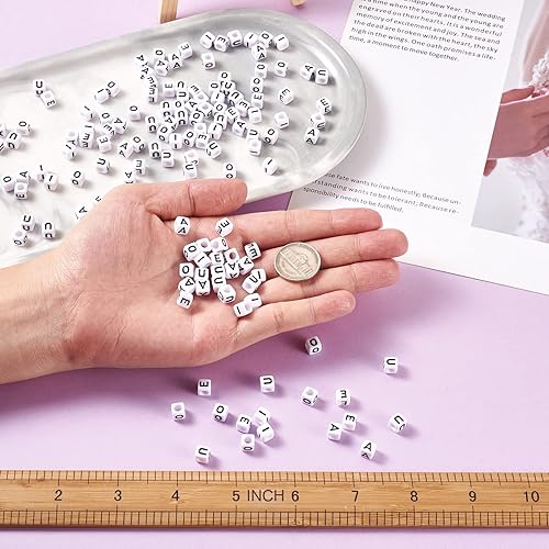 Vista 238 de FASHEWELRY 300 cuentas de letras acrílicas blancas de 0.236 x 0.236 pulgadas (0.236 x 0.236 in), cuentas del alfabeto para hacer pulseras