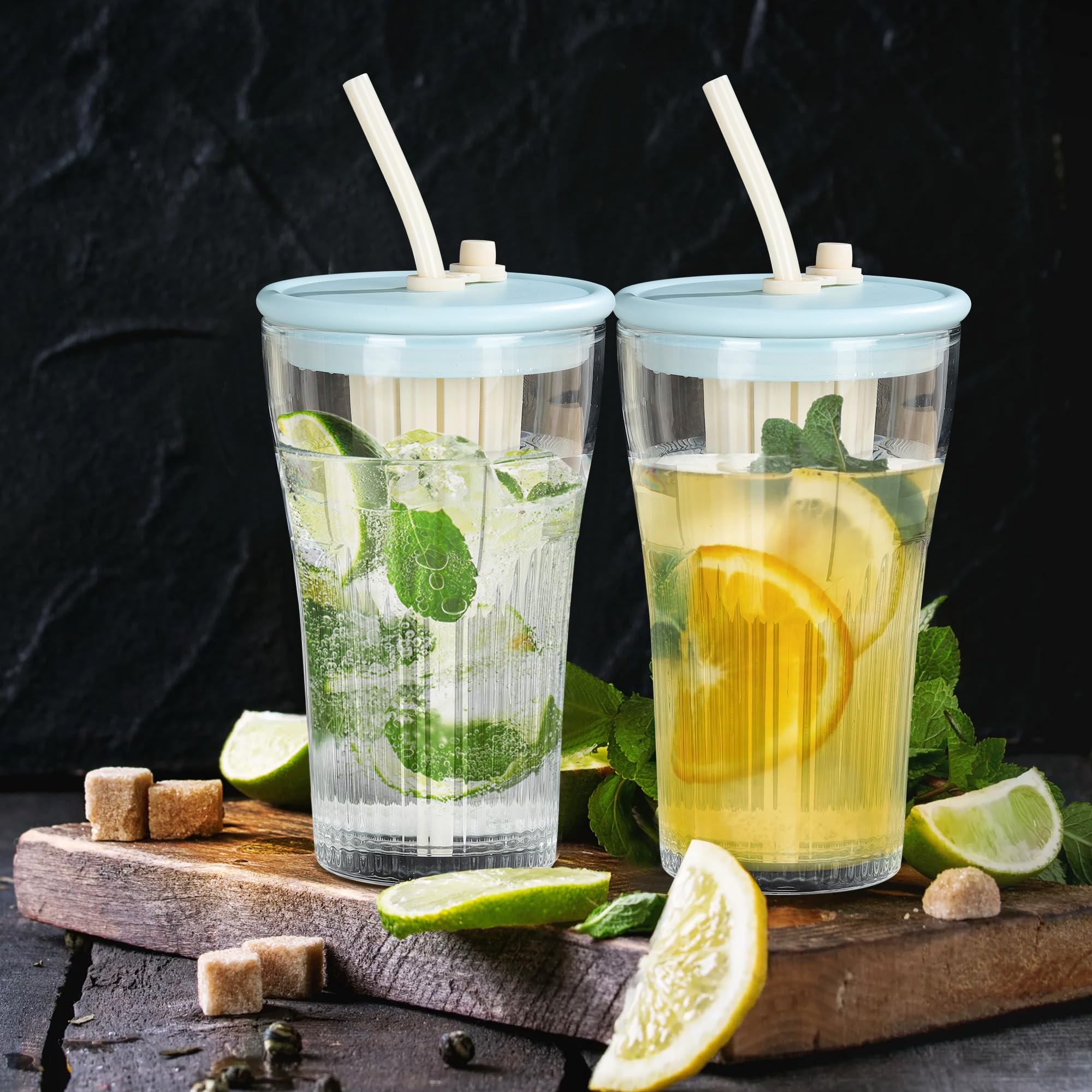Joeyan Lot de 2 Transparent Verre avec Paille et Bleu Couvercle, 450ml Gobelet,Tasses à Café Glacé Nervurées,Verre a Eau avec infuseur à thé pour bubble tea matcha limonade,Passent au Lave-vaisselle