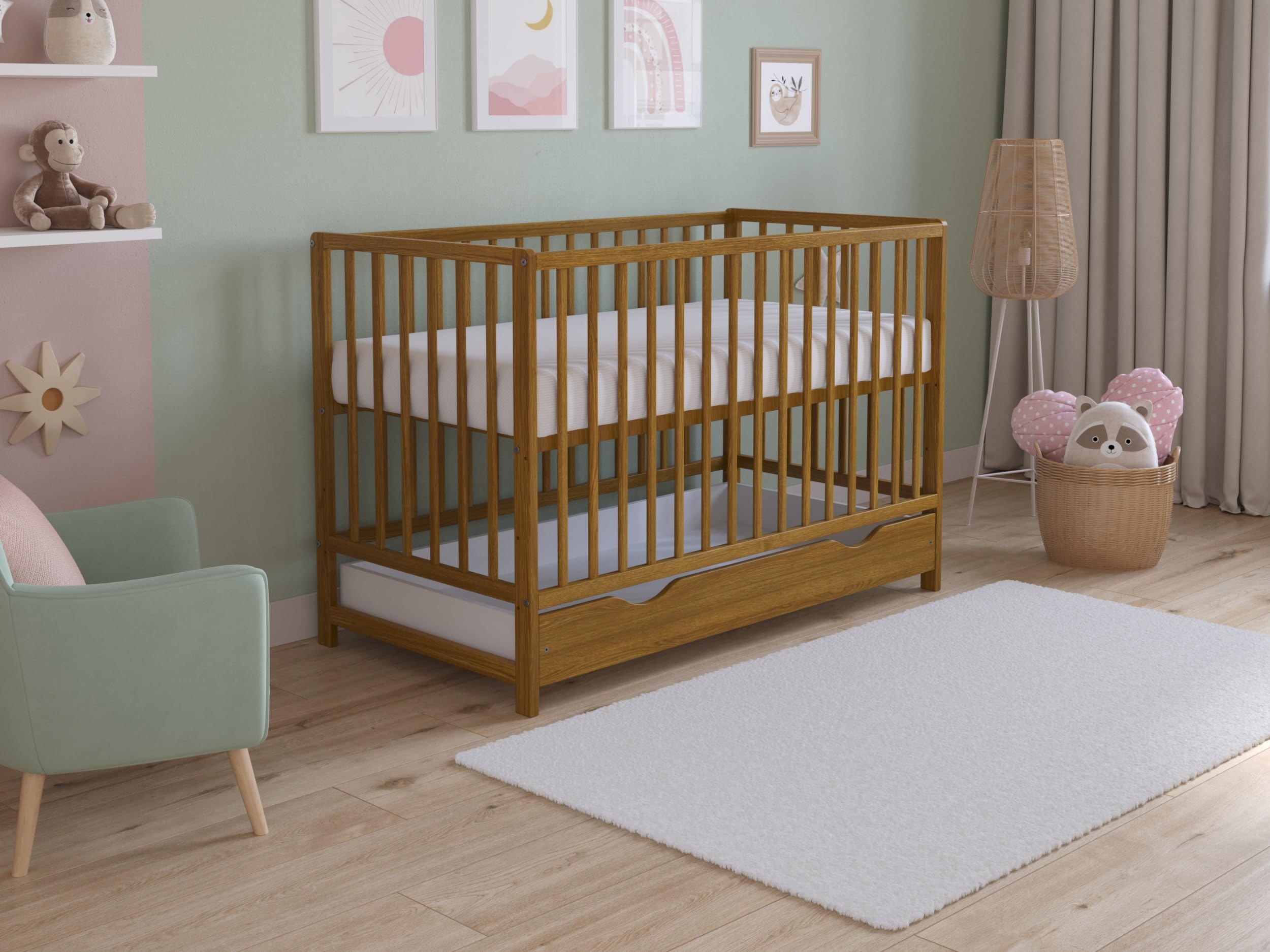 Love For Sleep Asher Lit Bébé 120x60 cm avec Matelas en Mousse Microfibre Matelassée – Lit Enfant en Bois Convertible avec Grand Tiroir et Barrière de Sécurité Incluse Chêne Doré
