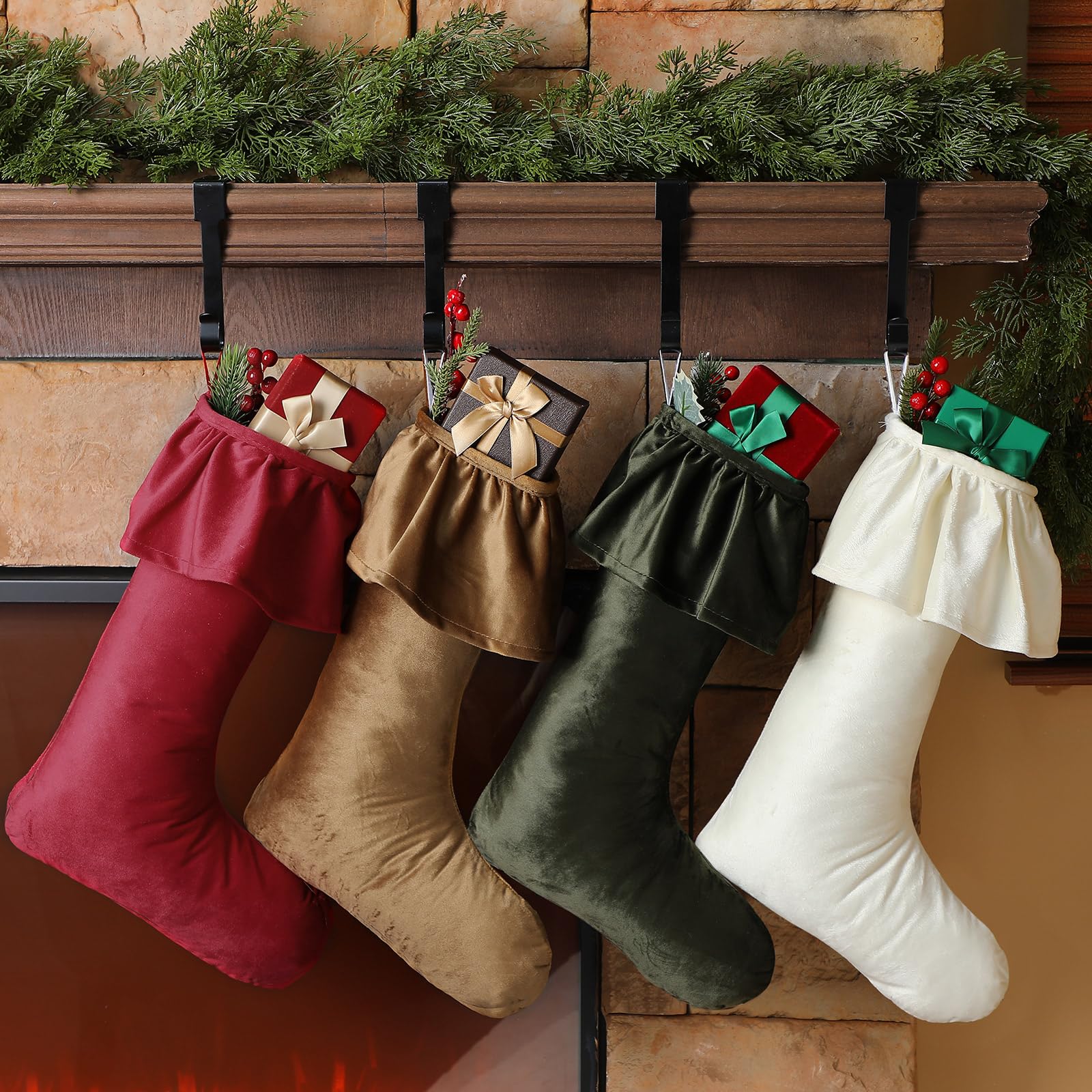 Kinlop 4 Stück 45,7 cm neutraler Weihnachtsstrumpf aus Samt, gerüschtes Design, große Weihnachtsstrümpfe mit Aufhängeschlaufen für Kamin, Weihnachtsbaum, Ornament, Vintage, Feiertagszeit