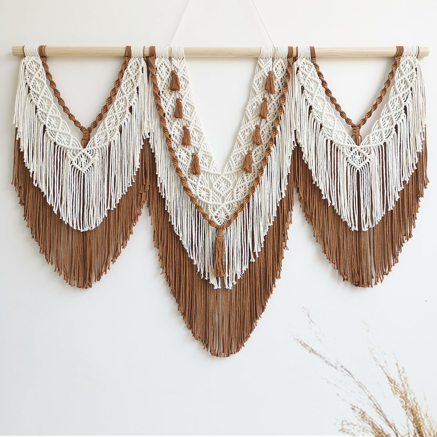guzhiou large macrame wall hanging - Boho Tapestry Macrame Wall Decor Art- Chic Bohemian Handmade Woven Tapestry Home Decoration for Bedroom Living Room Apartment Wedding Party - 43"x32" (Beige-Brown)