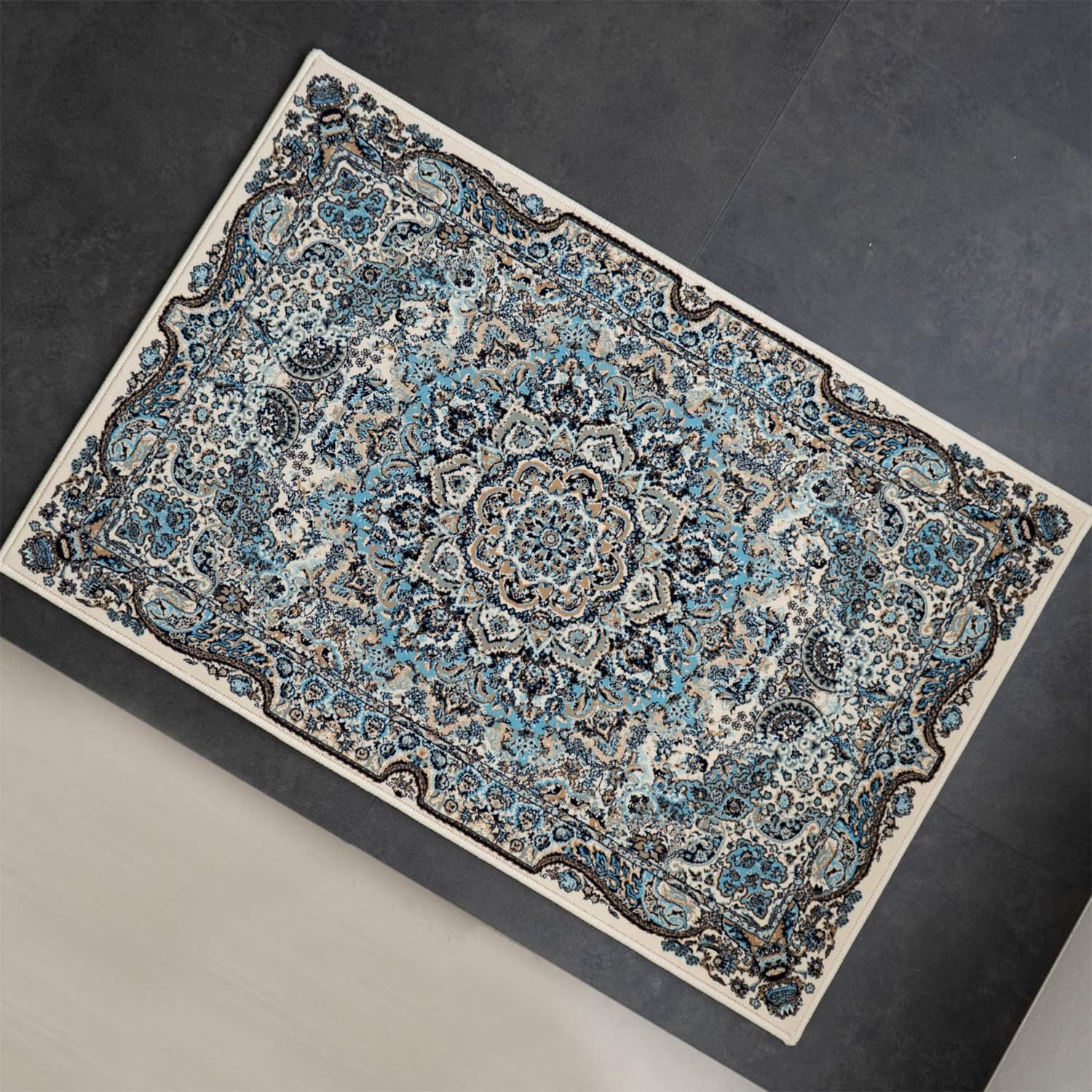 サヤンサヤン ロイヤルタピス2 メダリオン 玄関マット 70x120 cm アイボリーブルー