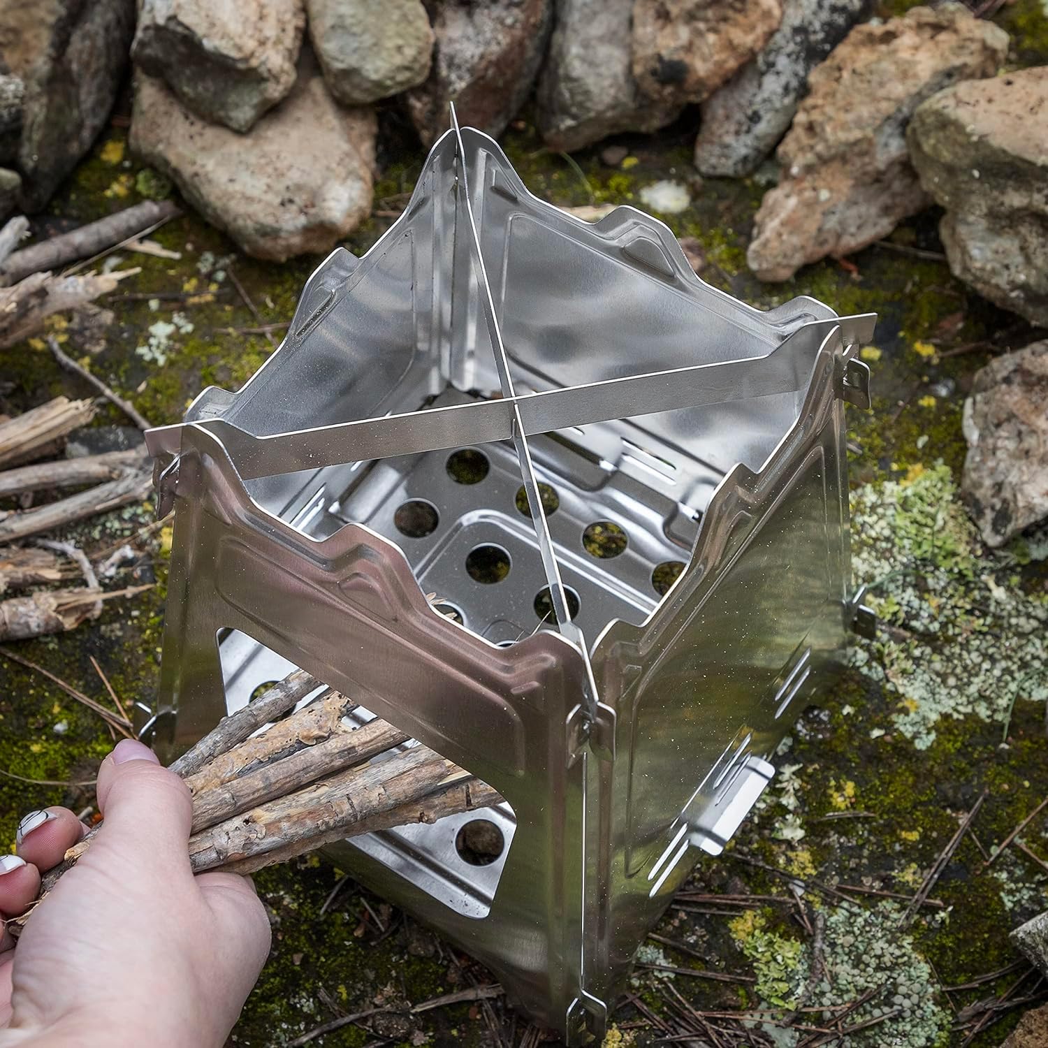 Avilia Hornillo de camping plegable – Cocina de viaje de acero con bolsa para transporte, portátil, ideal para picnics y excursiones, de acero inoxidable, diámetro 15,5 x 18 cm