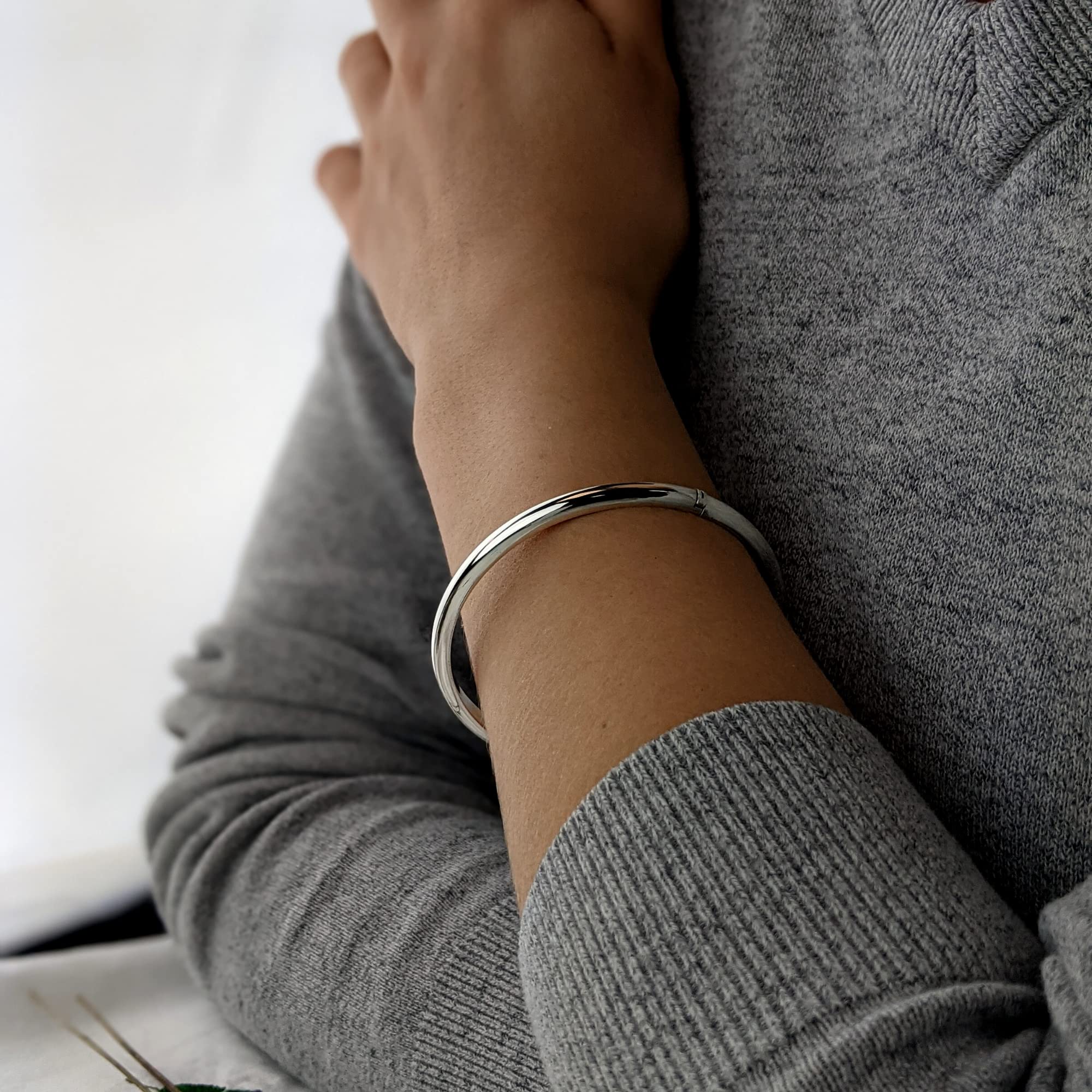 Silverly Brazalete Plata de Ley Bisagra 5,3mm | Pulsera Clásica Plata 925 Pulida | Pulseras Apilables Tubo Redondo Mujer | Regalos Cumpleaños Mamá Tía | Pulseras Chicas Adolescentes