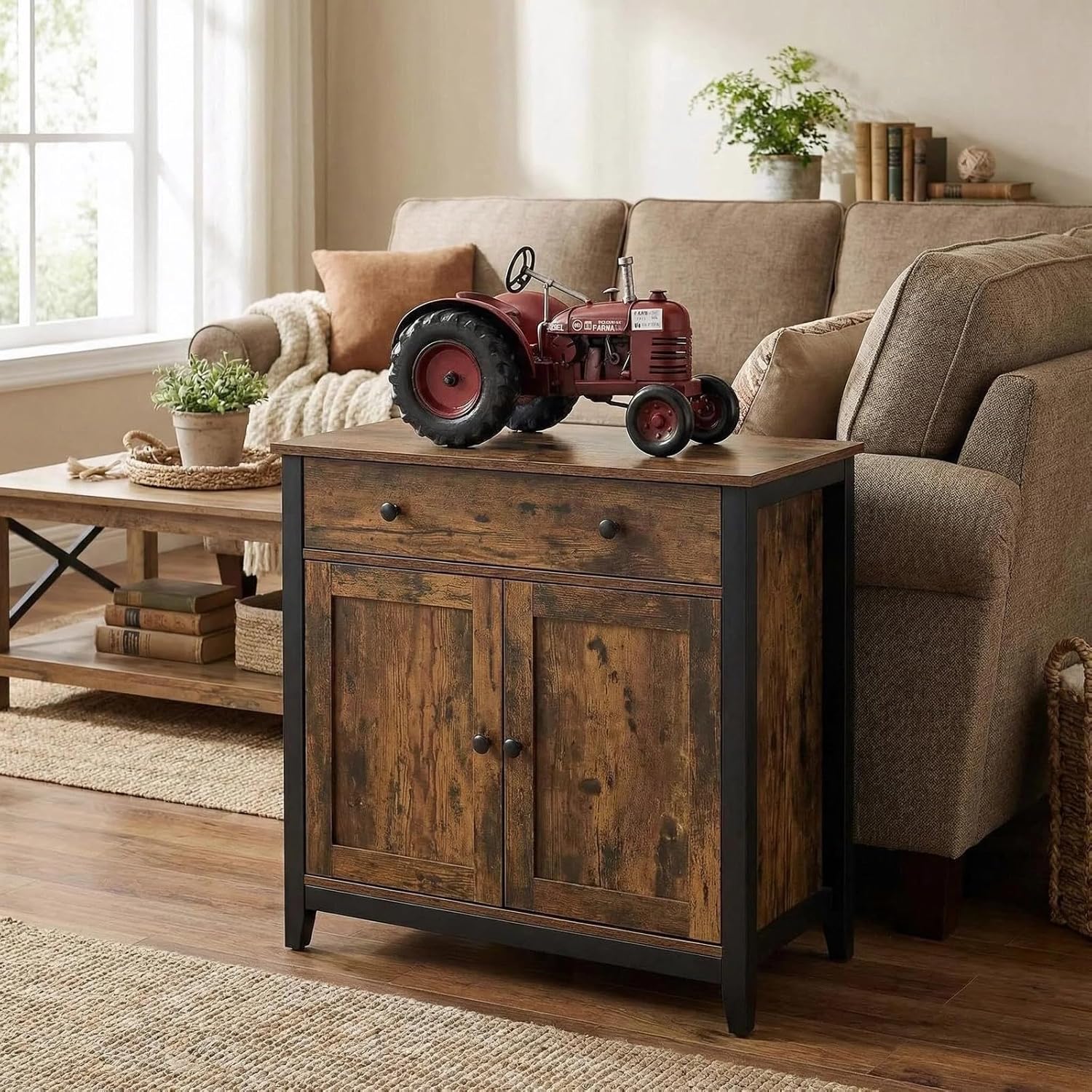 TCspace Red Tractor Model - 1:16 Scale Die Cast Metal Farm Tractor,Vintage Farmhouse Decor Vintage Car Decor for Shelf Desk