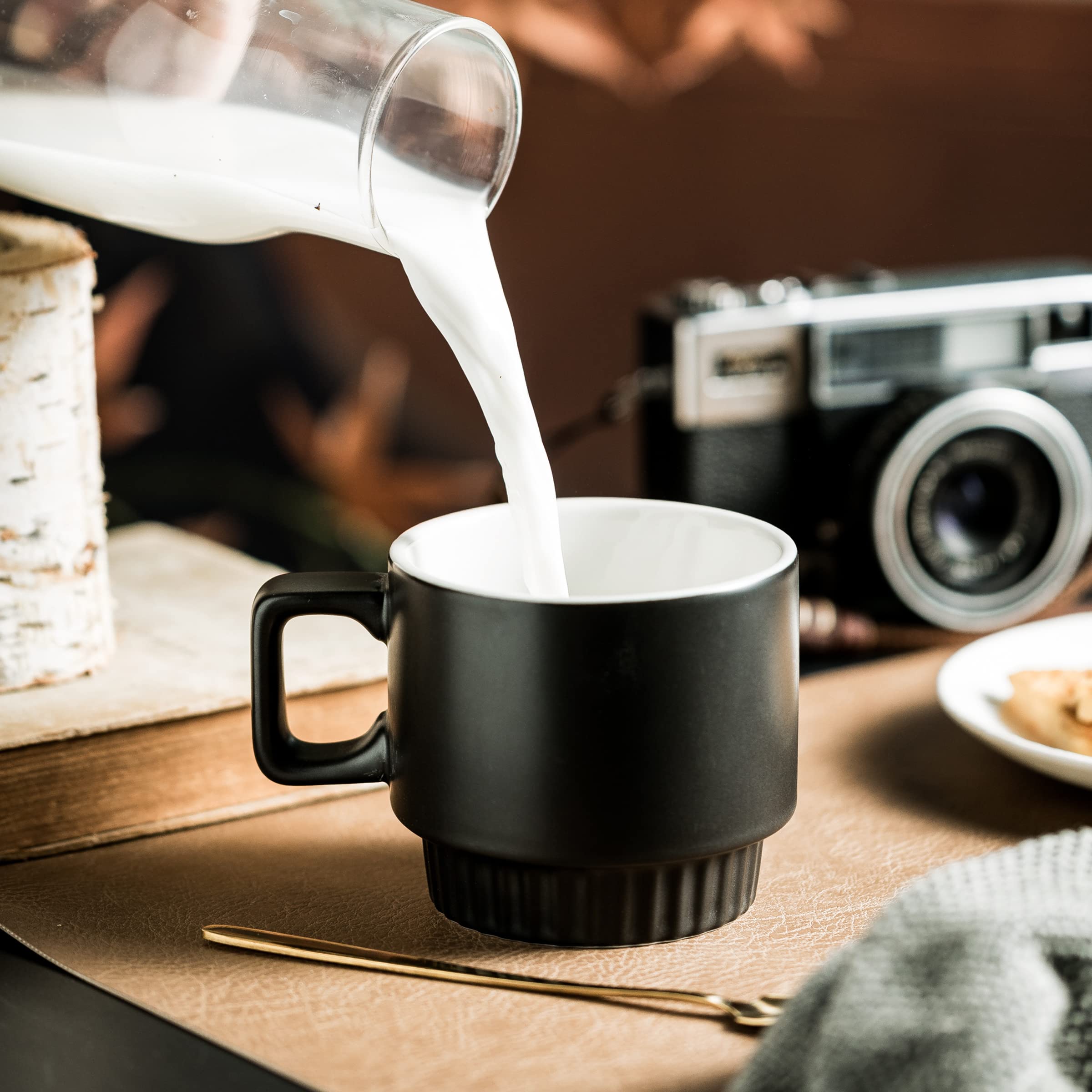 Miamolo Stapelbare Kaffeetassen mit Ständer, 325 ml, Keramik, Latte-Tassen, 4er-Set, für Espresso, Cappuccino, Tee, heißen Kakao, Vatertag, spülmaschinen- und mikrowellengeeignet, Schwarz