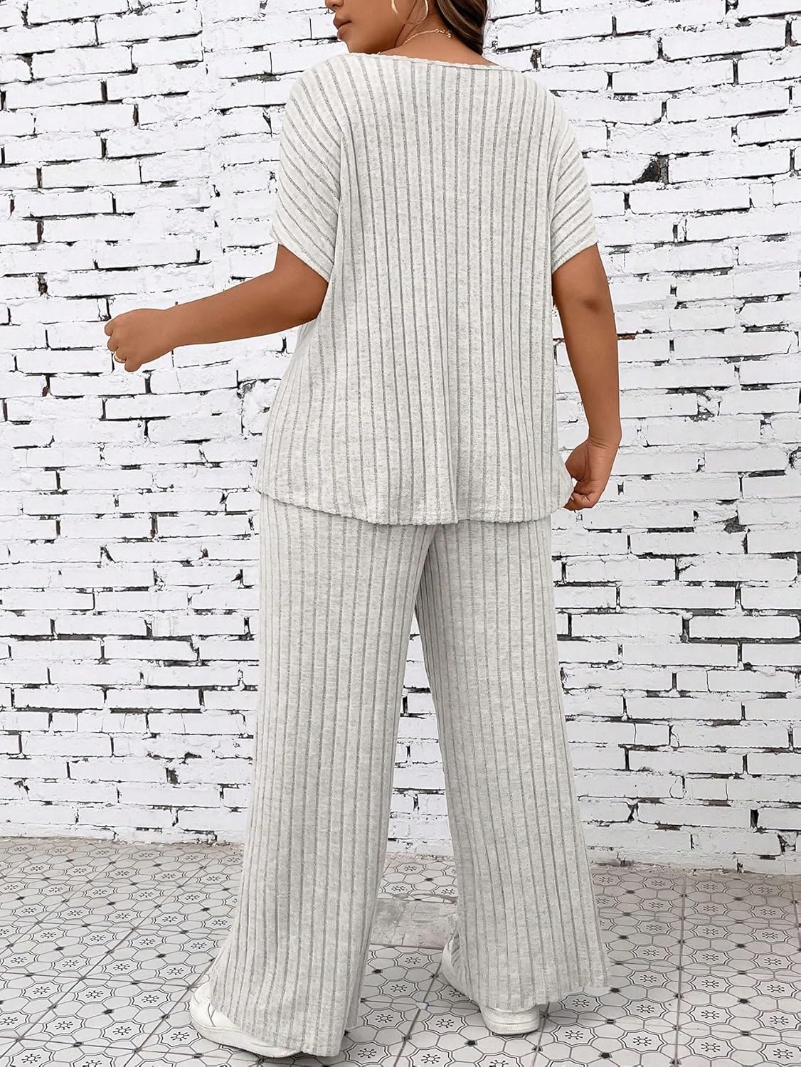 Floerns Women's Plus Size Short Sleeve Tee Shirt Wide Leg Pants 2 Piece Tracksuit - Image 2