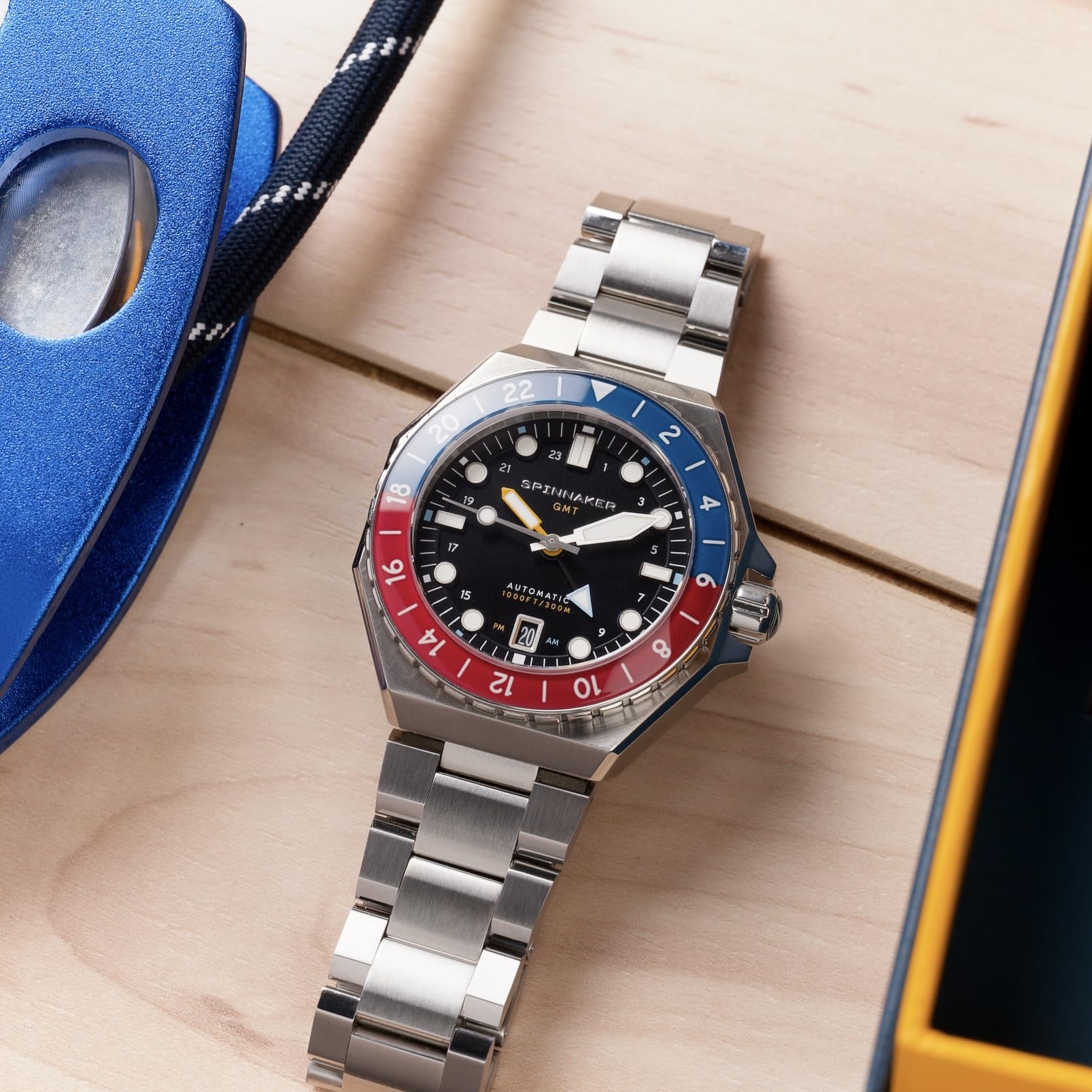 Spinnaker Dumas GMT SP-5119 - Orologio automatico da uomo con cinturino in acciaio inossidabile massiccio, 43 mm