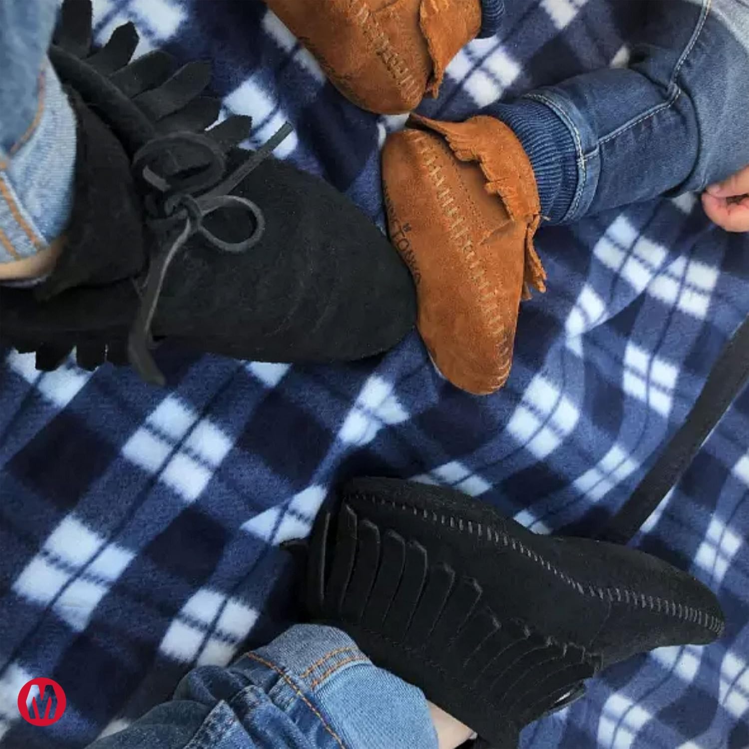 Minnetonka Women's Classic Fringe Hardsole and Softsole Boot - Image 5