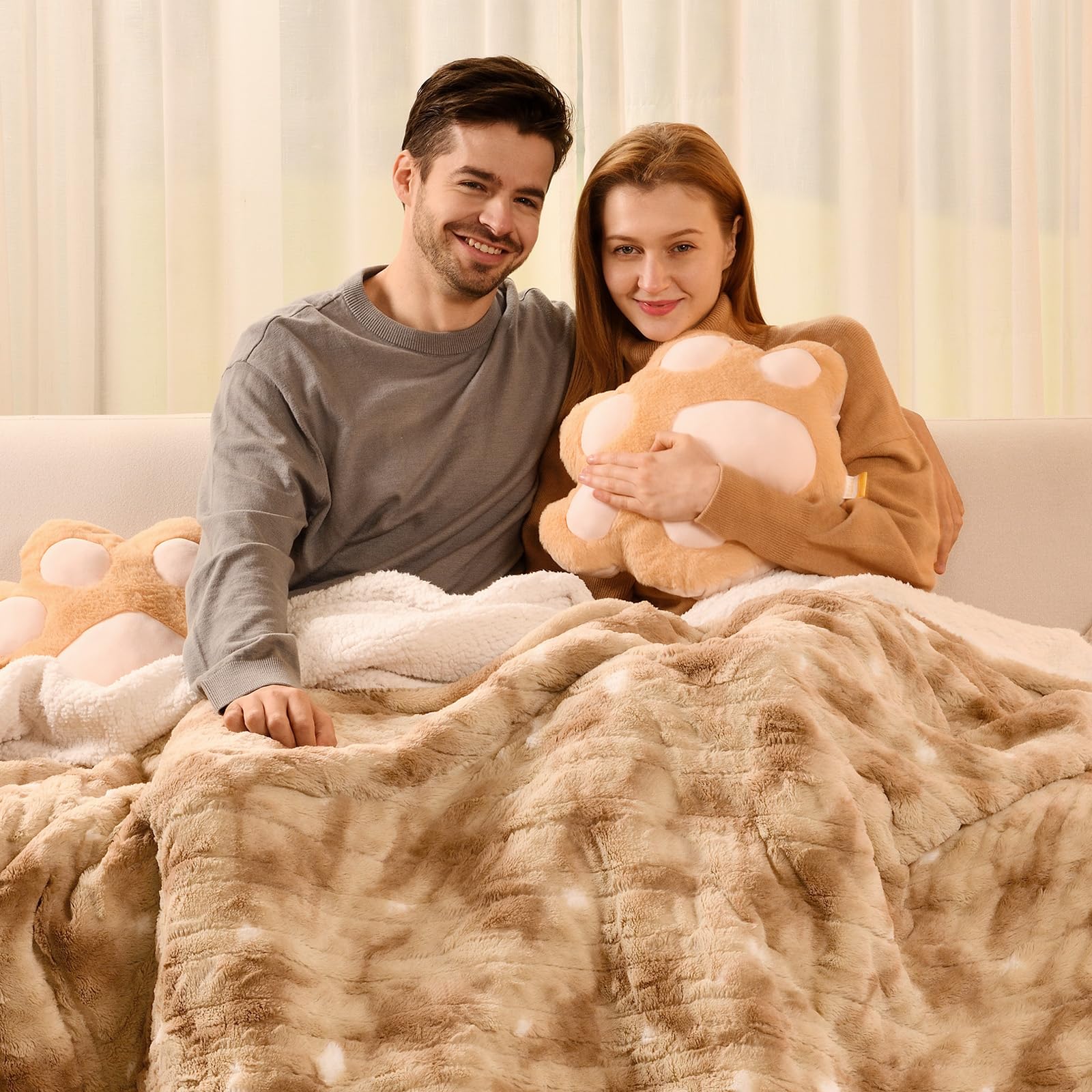 Bearhug Electric Blanket Twin Size, 90°F-108°F Fast Heating Throw with 10 Heat Levels &amp; 1-12H Auto Shut-Off, Machine Washable Soft Velvet and Sherpa Heated Blanket for Bed or Couch, Champagne