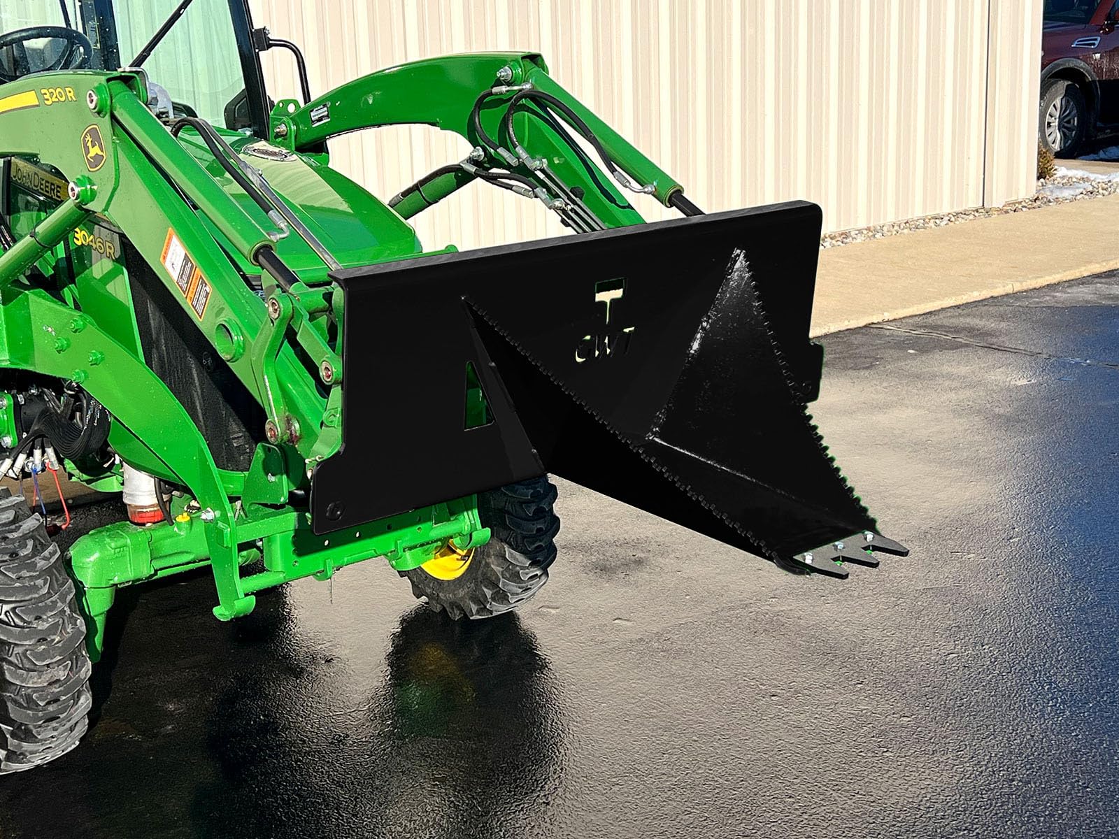 Heavy Duty Wrecker, Stump Bucket for Tractors with 32–60 Horsepower, Front Hoe Bucket (Heavy Duty Wrecker - JDQA)