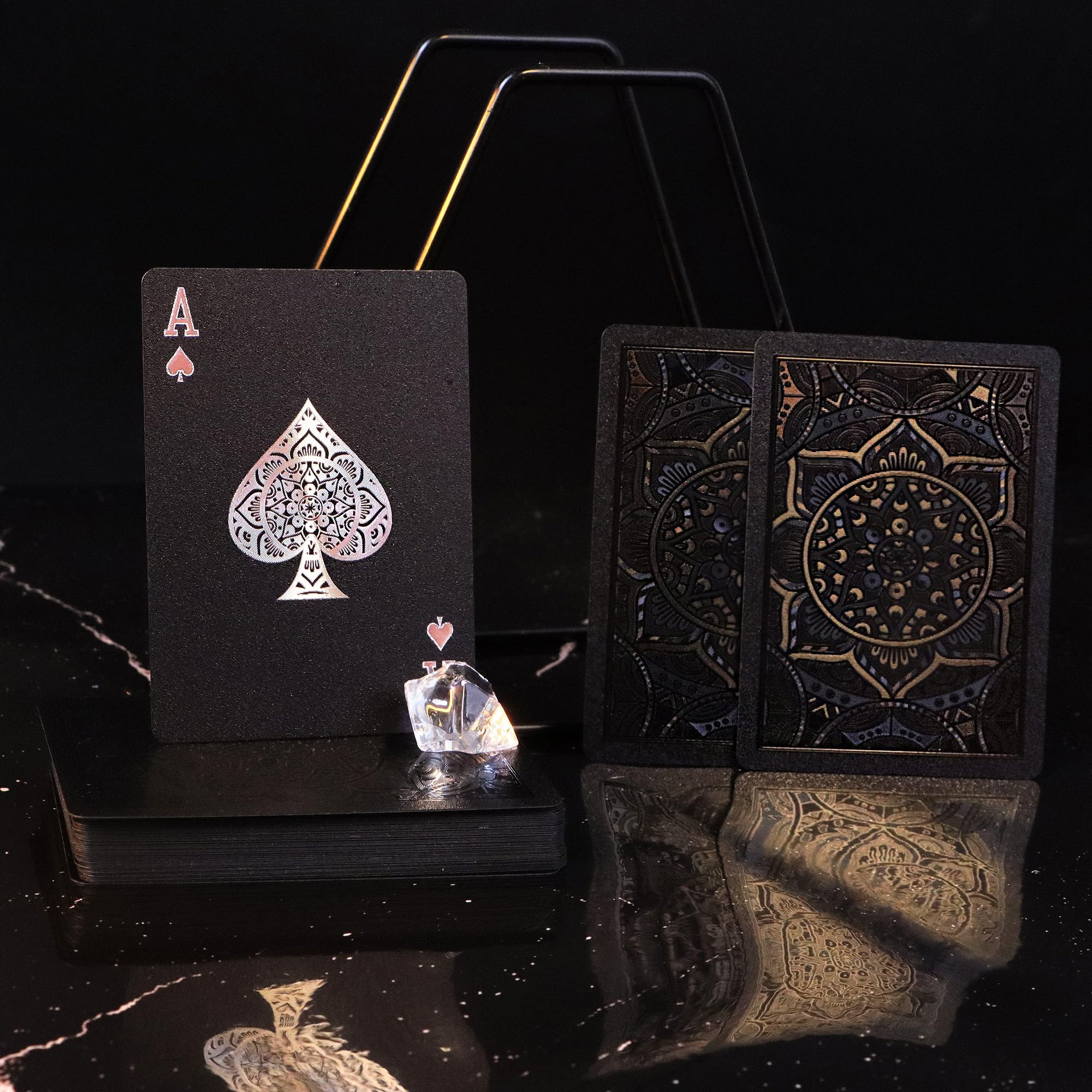 Playing Cards, Plastic Playing Cards, Deck of Cards, Waterproof Poker Cards, Black Standard Playing Card for Adults, Cool Premium Poker Card Set for Gift Camping Beach Pool Party Table Games (1 Pack)