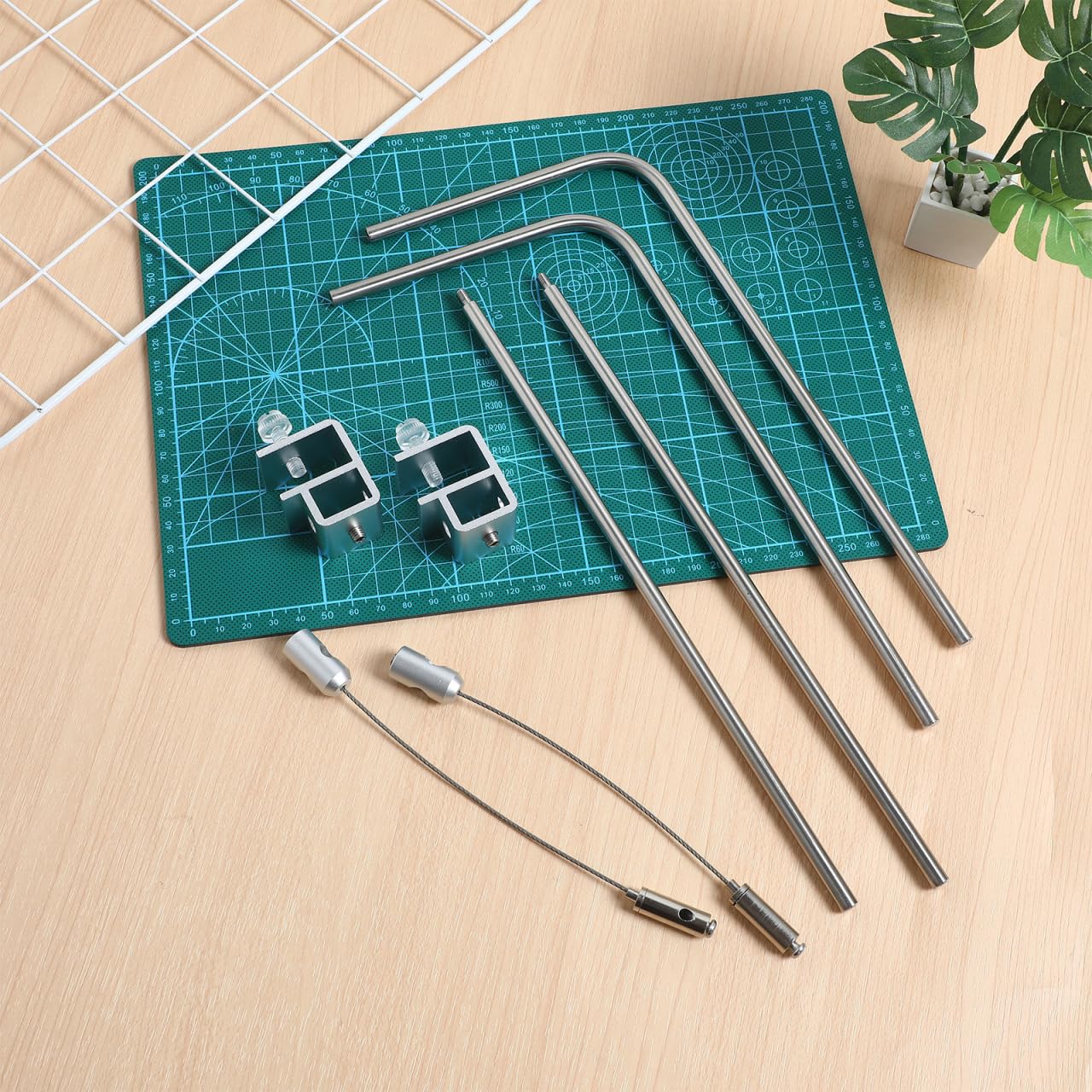 UKCOCO 1 jeu de de suspension pour aquarium - Support de lumière d'aquarium - Support à suspendre - Lampe d'aquarium à clipser - Filtre à dos - Armature en verre et alliage d'aluminium