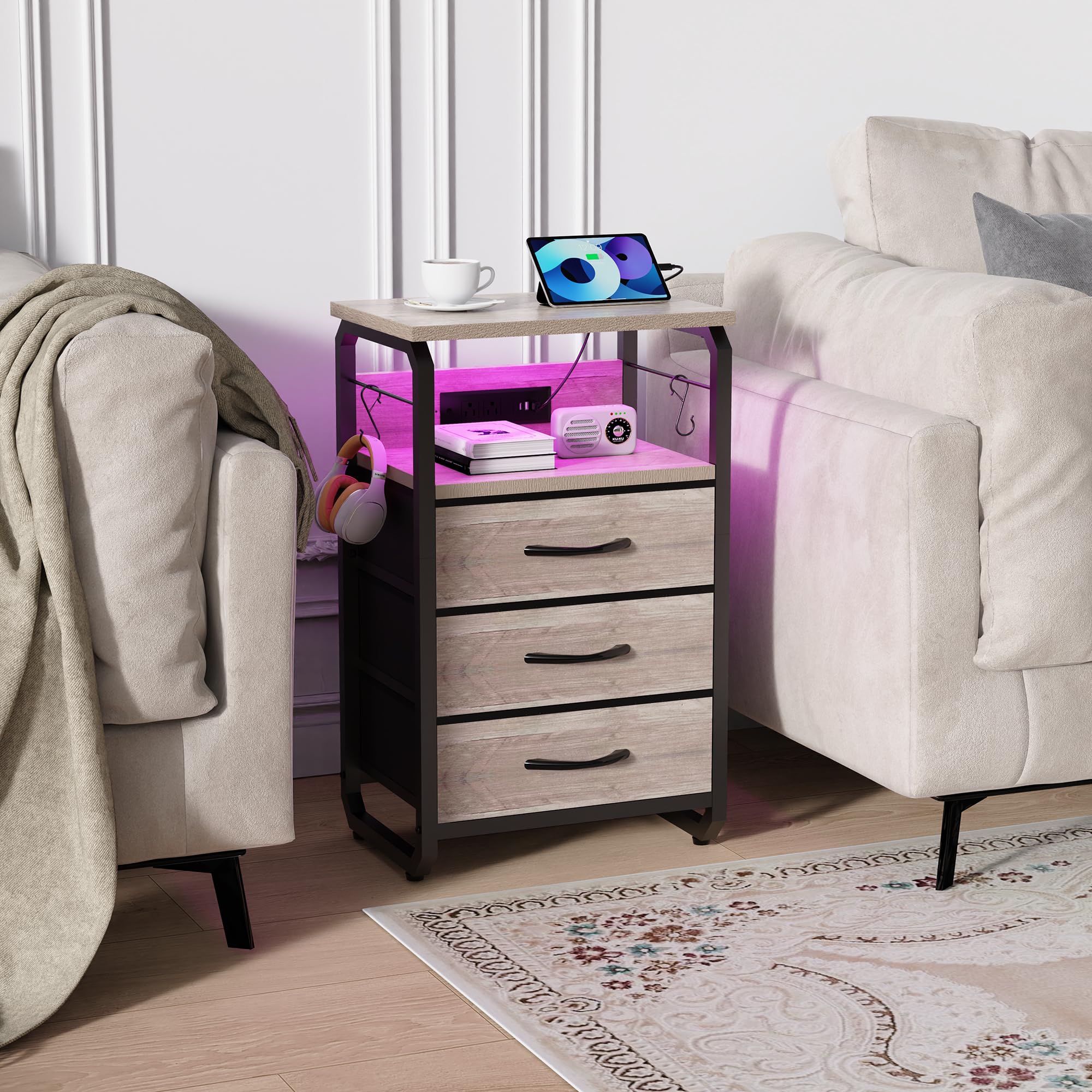 runjuly Tavolino da letto con 3 cassetti in tessuto, comodino con stazione di ricarica, comodino a LED con ganci, comodini con contenitore, comodini per soggiorno, camera da letto (beige)